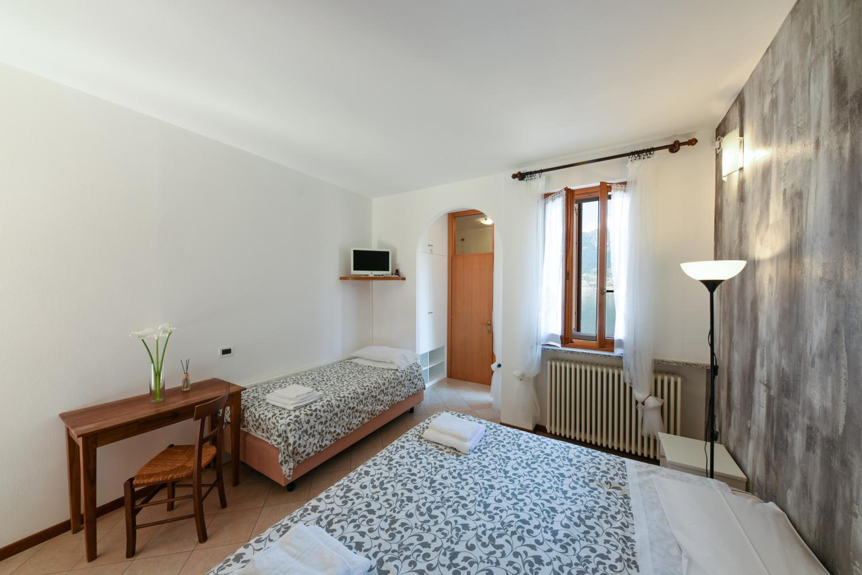 Triple Room with Lake View photo 1