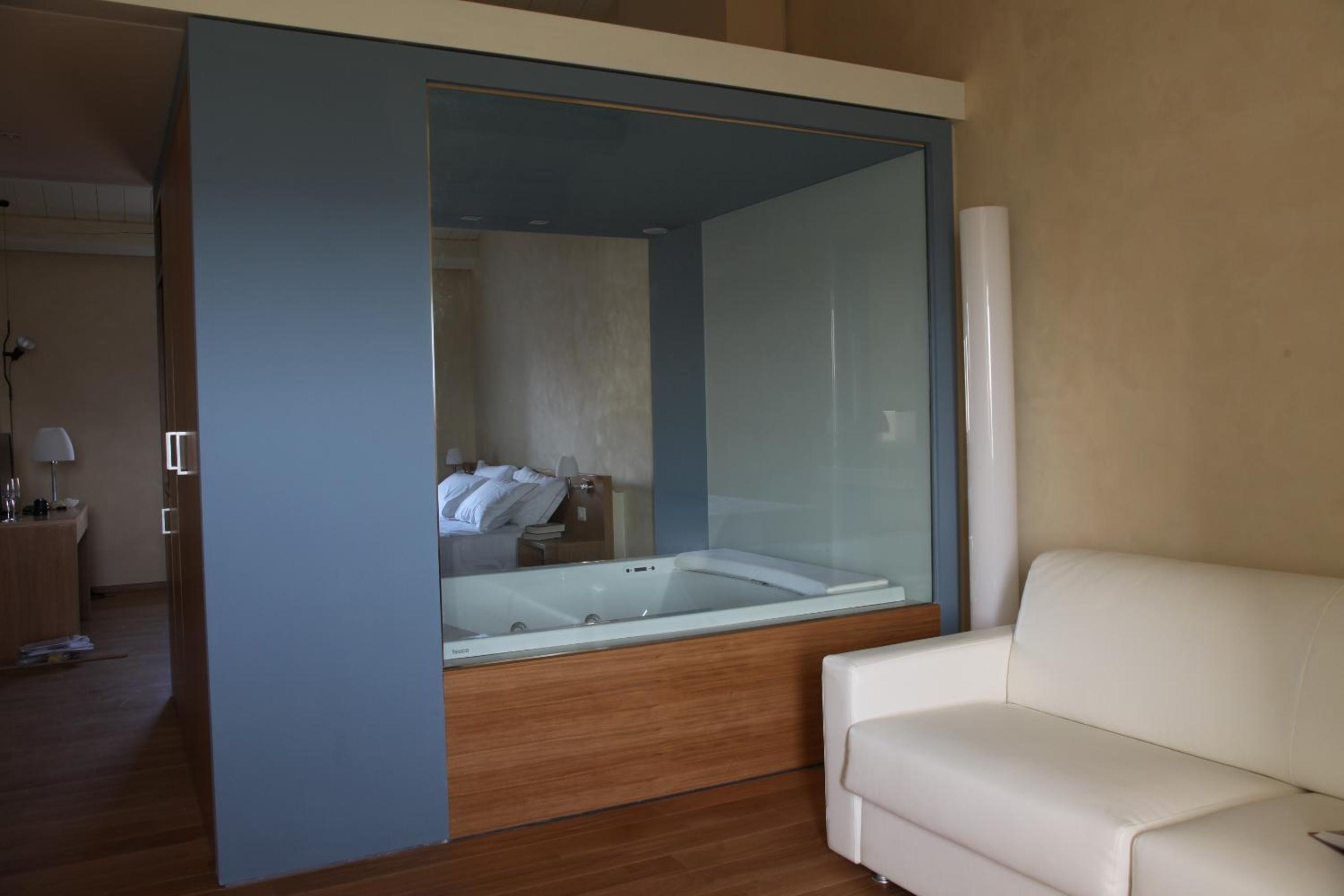Suite - Photo 2
