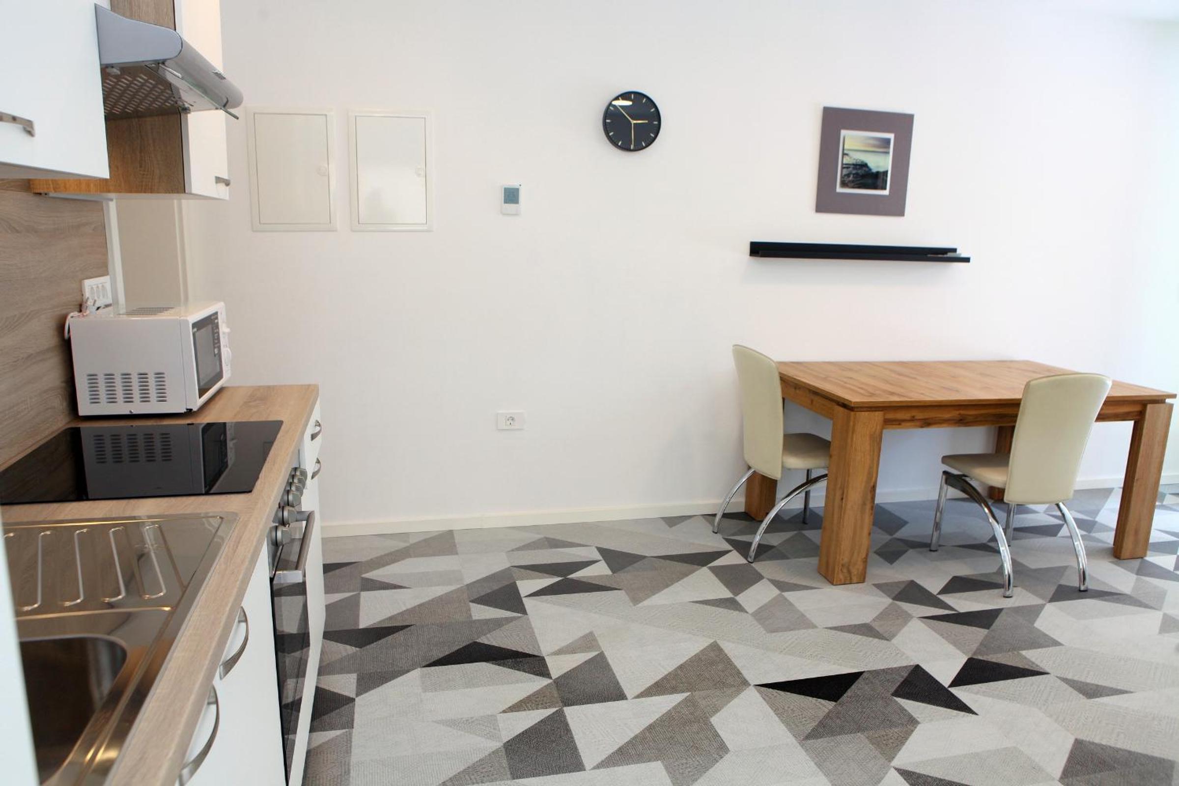 One-Bedroom Apartment - Photo 11
