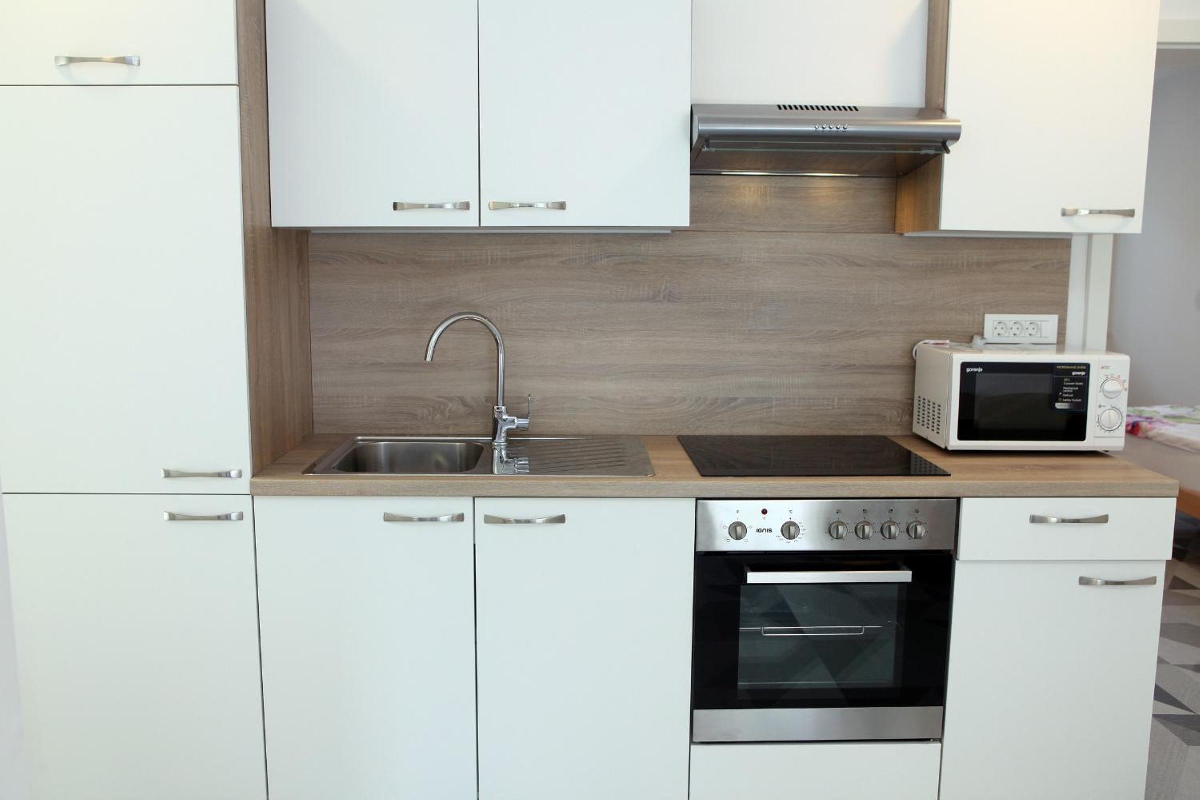 One-Bedroom Apartment - Photo 12