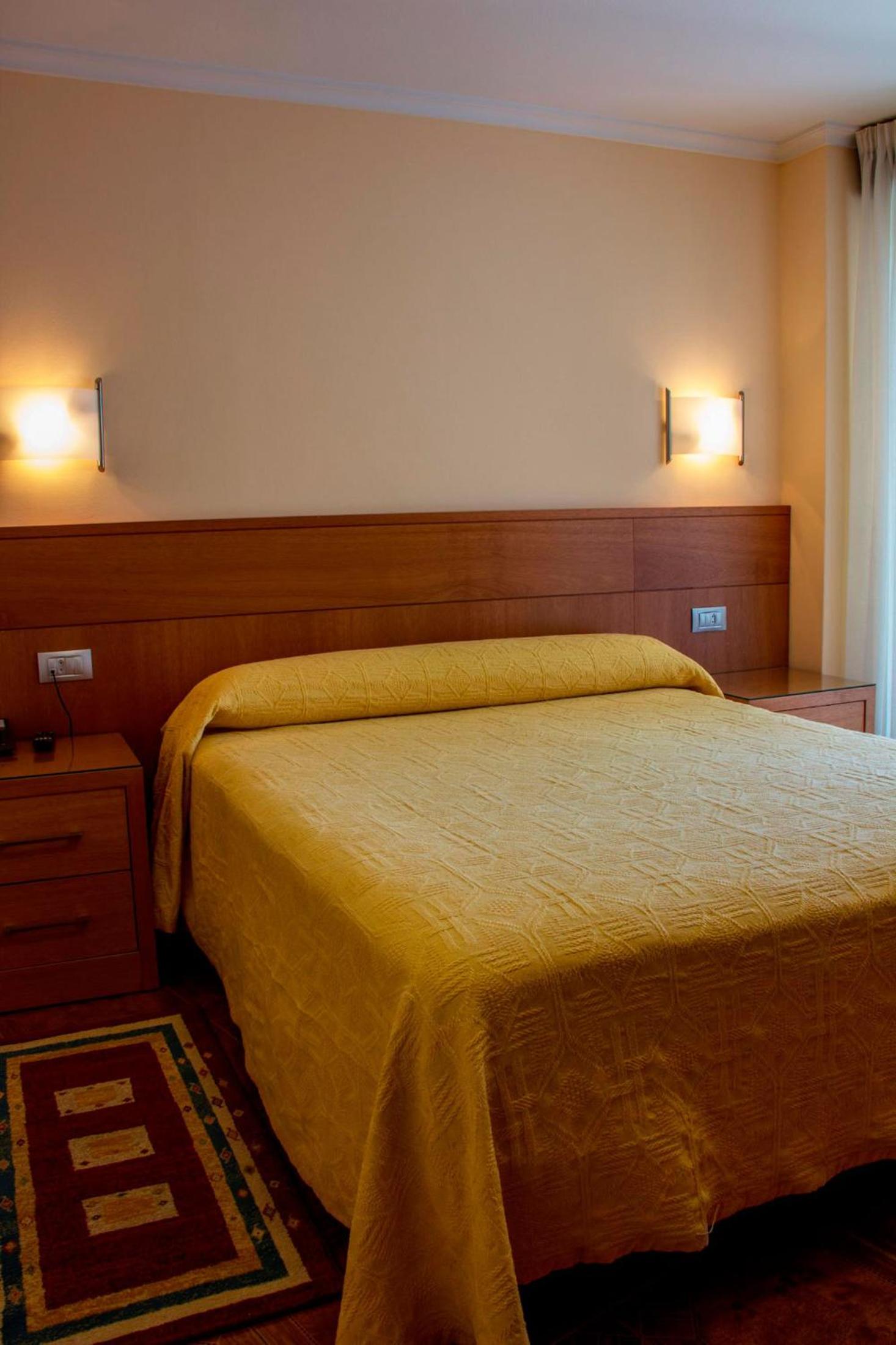 Double or Twin Room photo 3