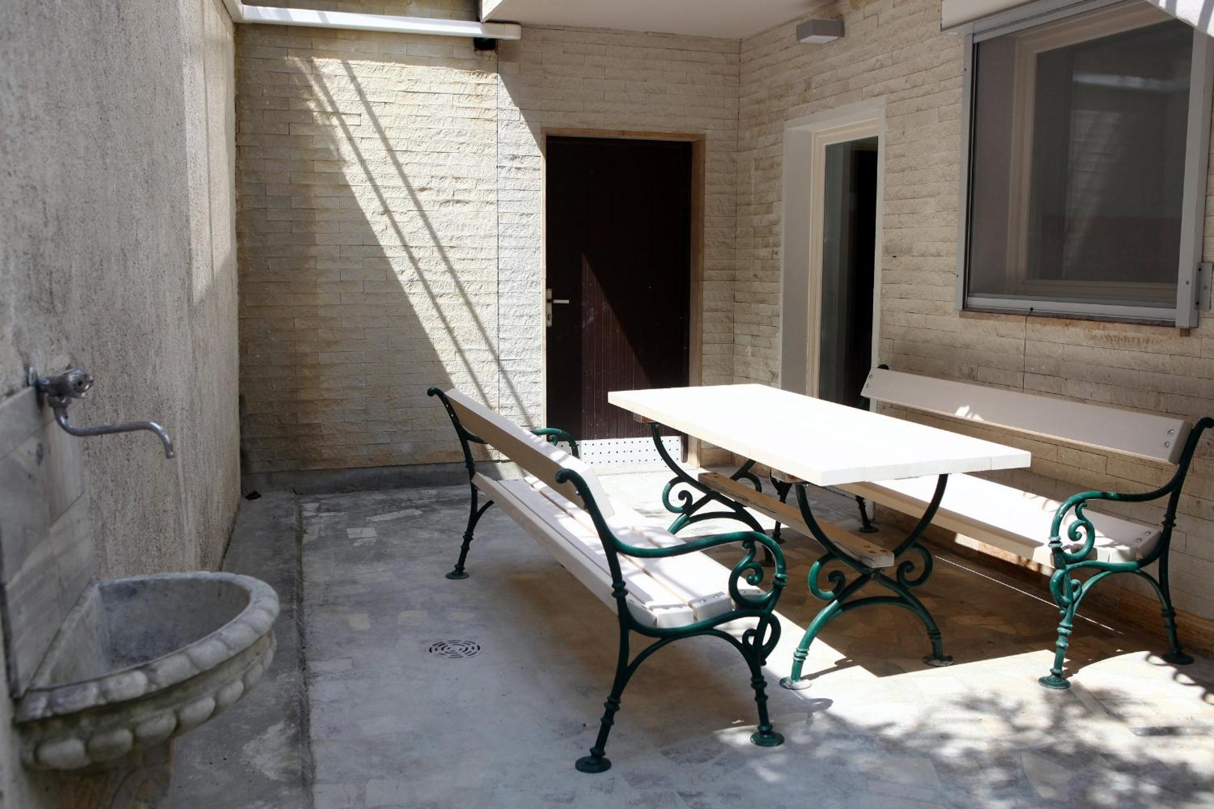One-Bedroom Apartment - Photo 16