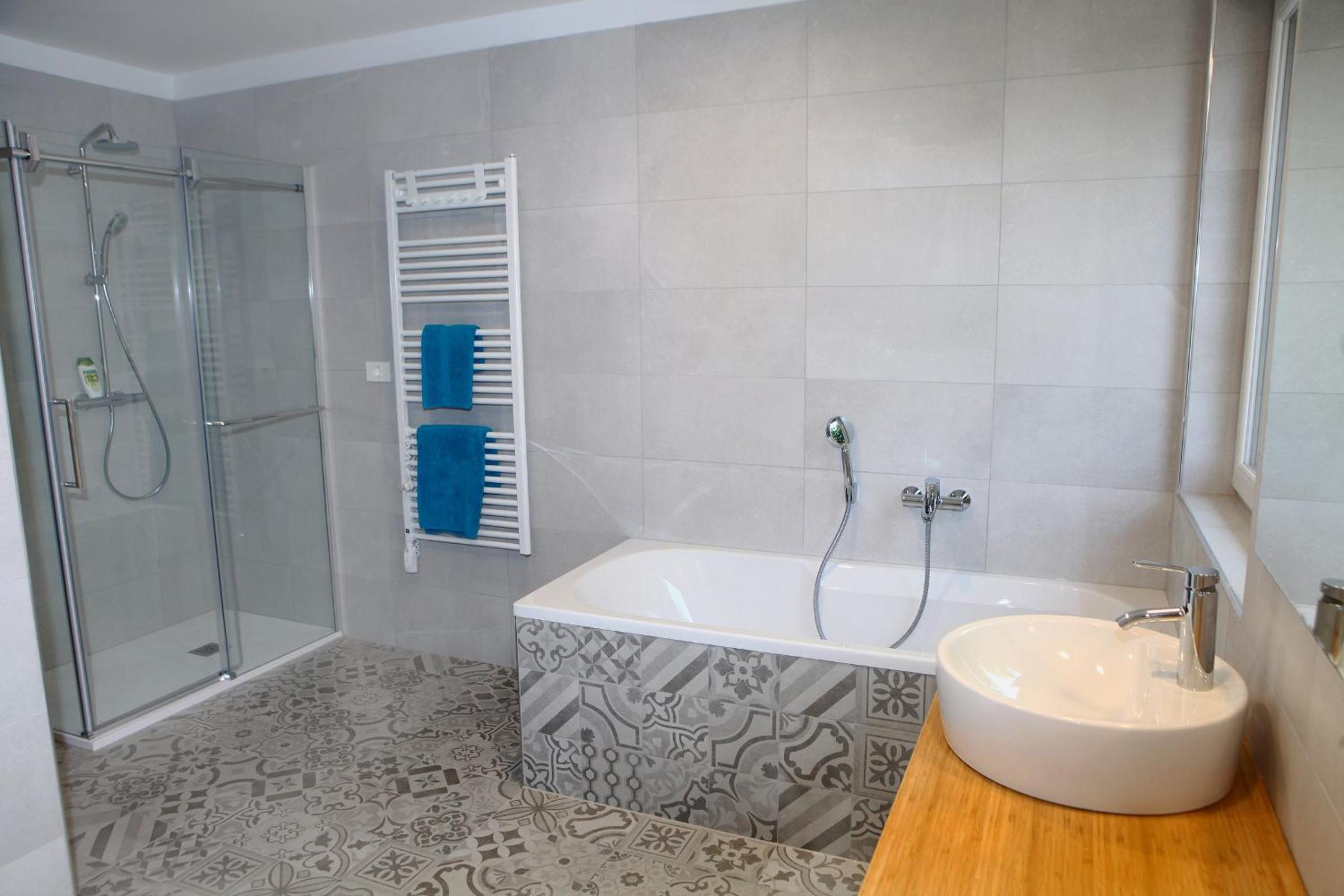 Three-Bedroom Apartment - Photo 12