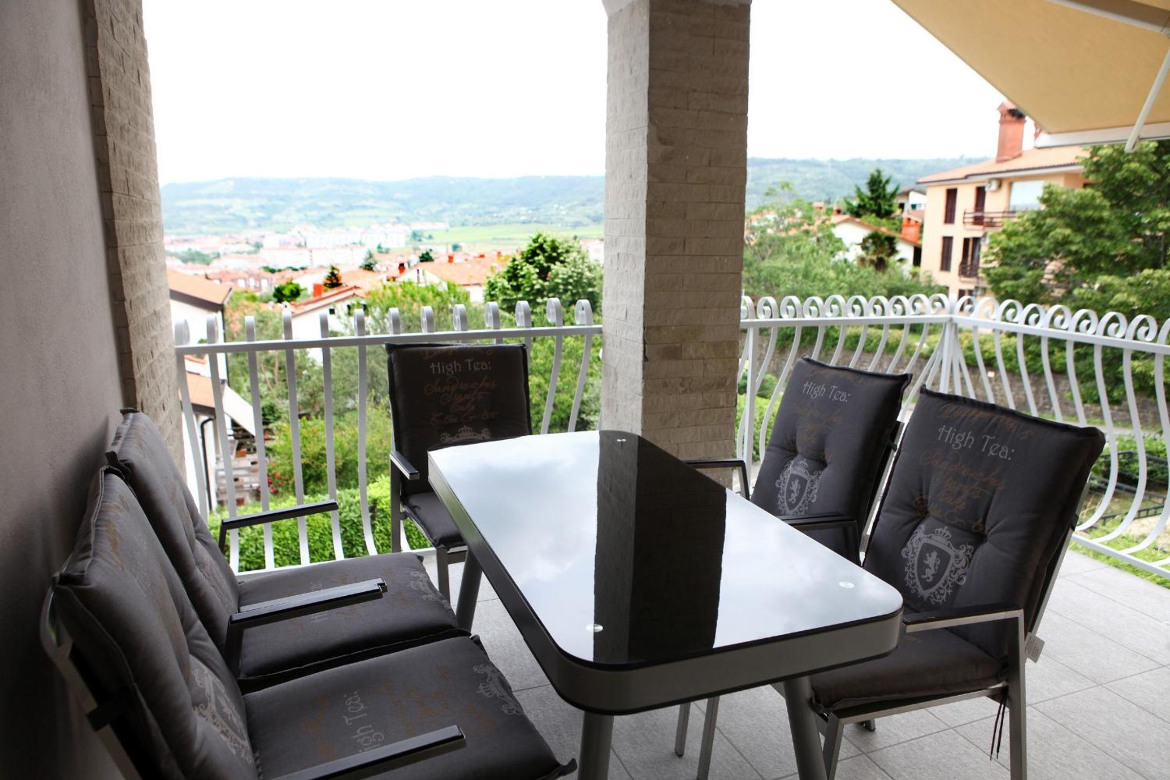 Three-Bedroom Apartment - Photo 21