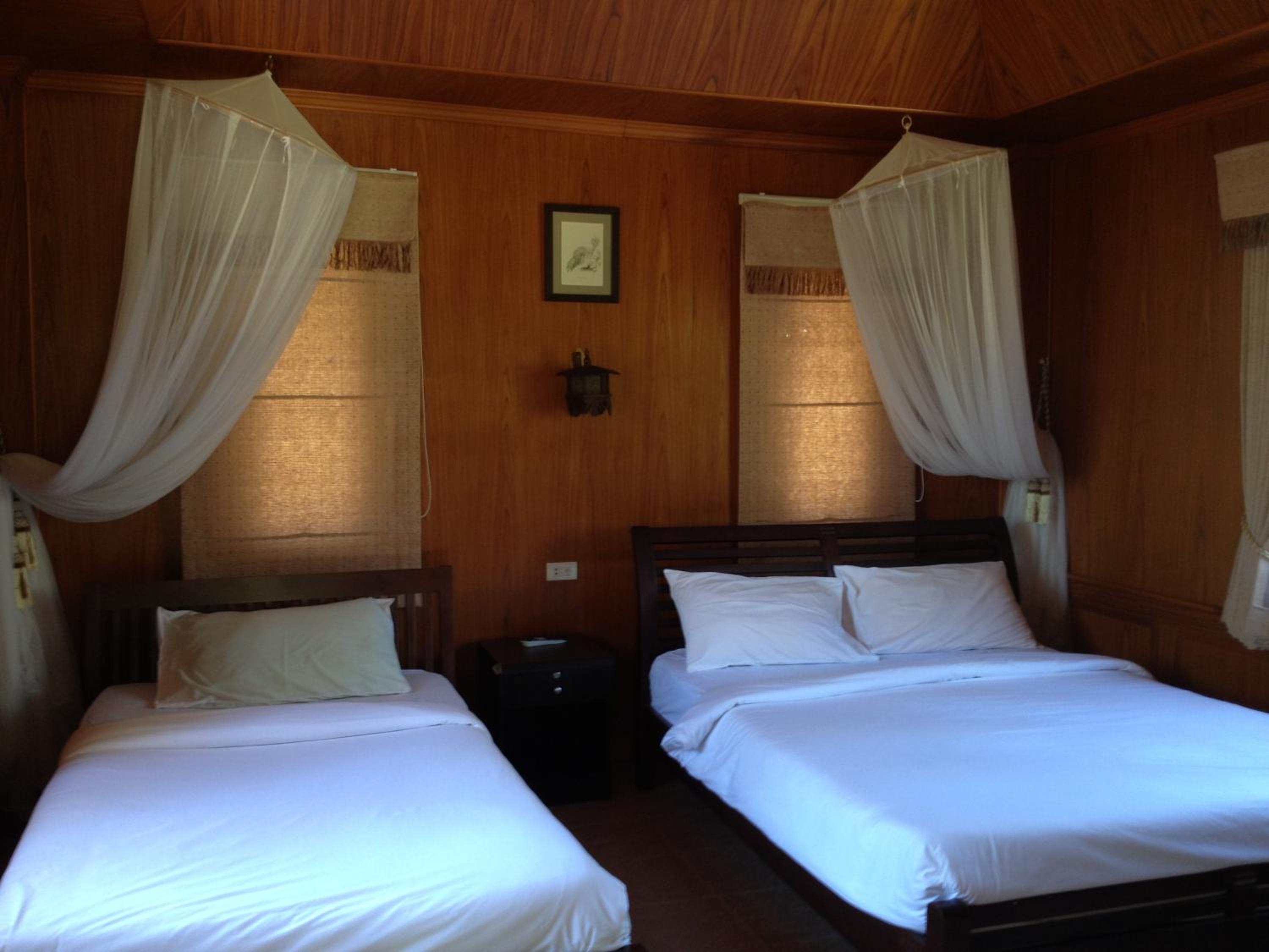Air-Conditioned Bungalow with Bathtub photo 1