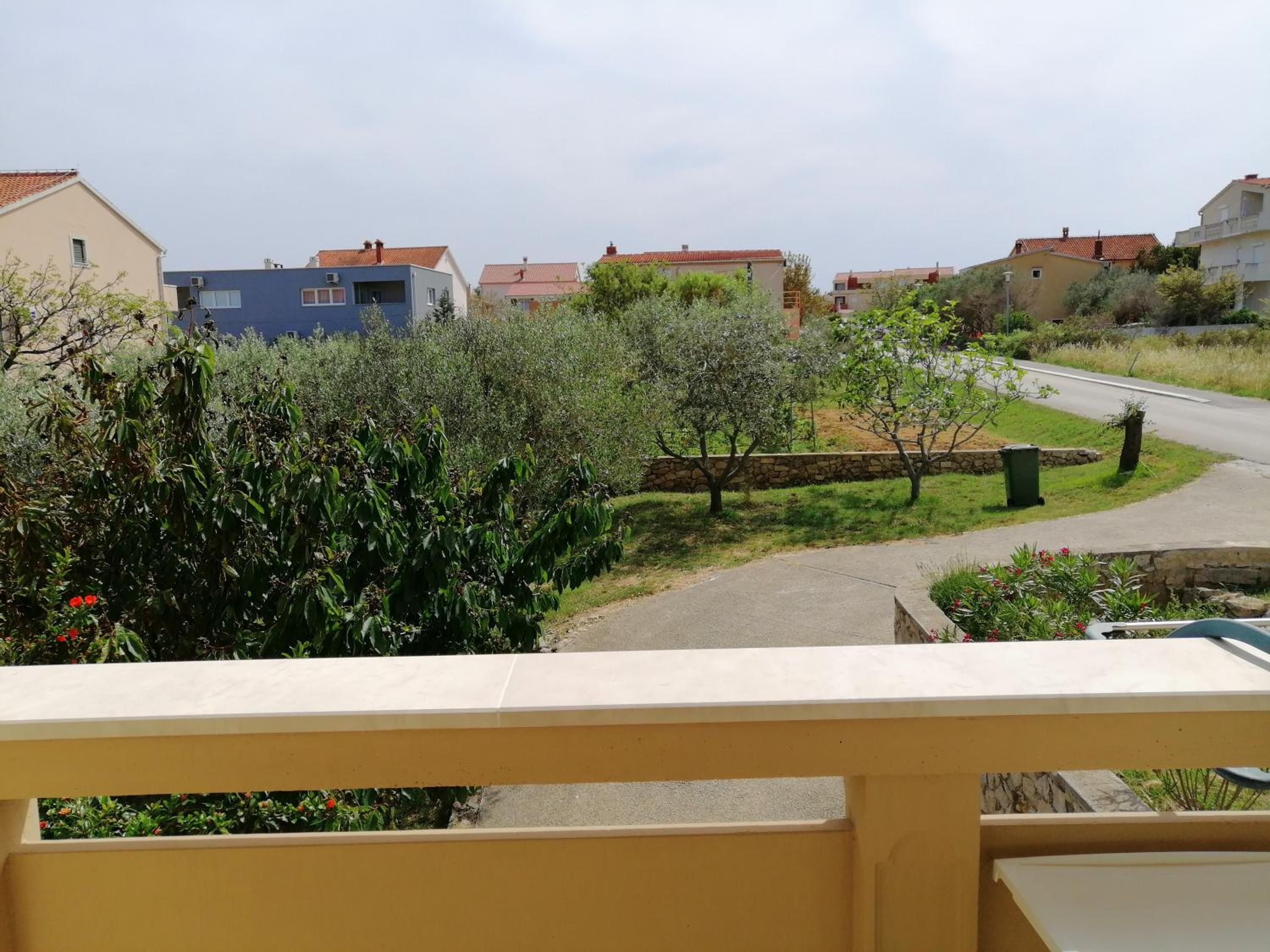 Apartment with Balcony - Photo 2