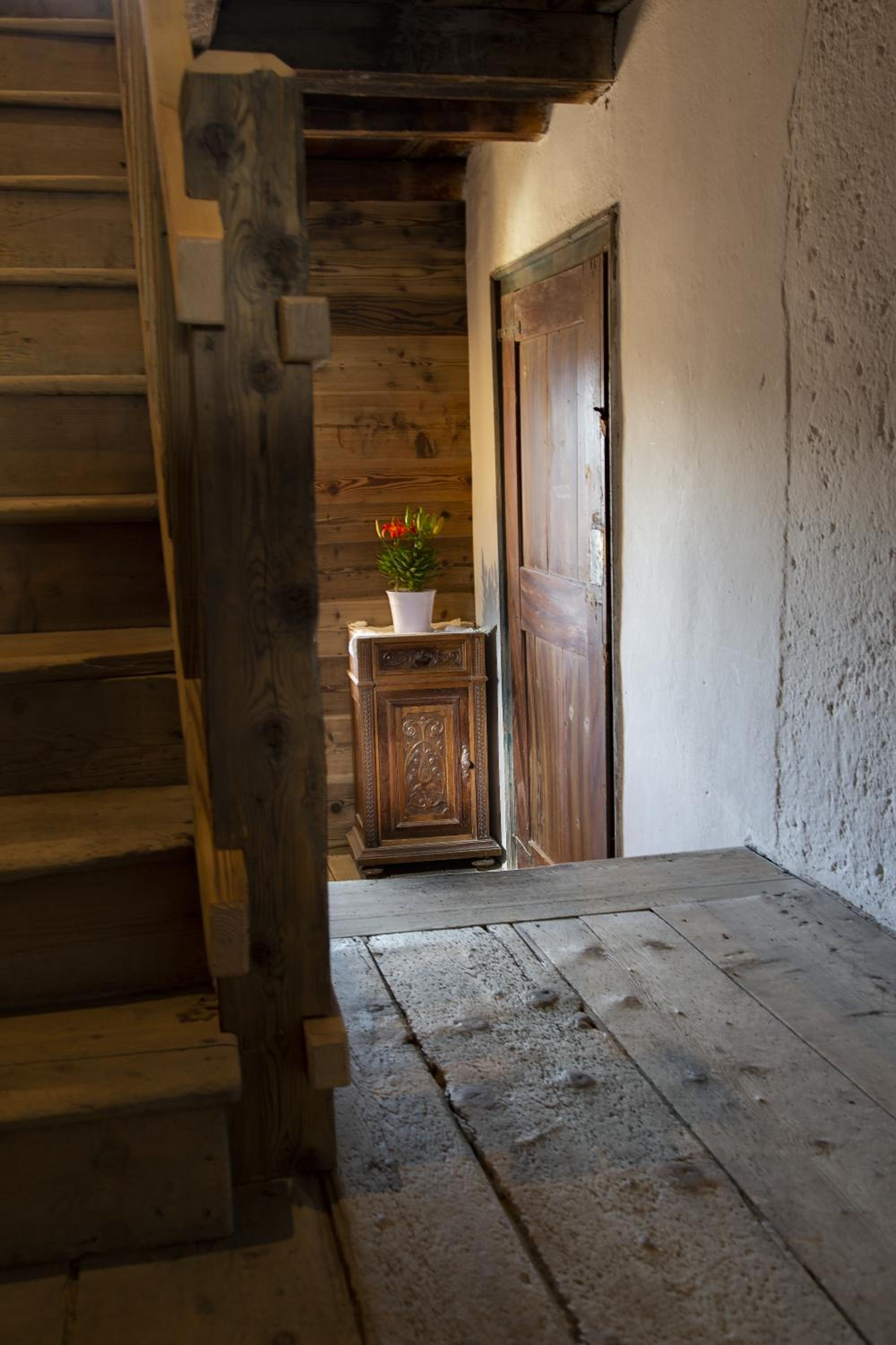 Single Room with Private Bathroom photo 2