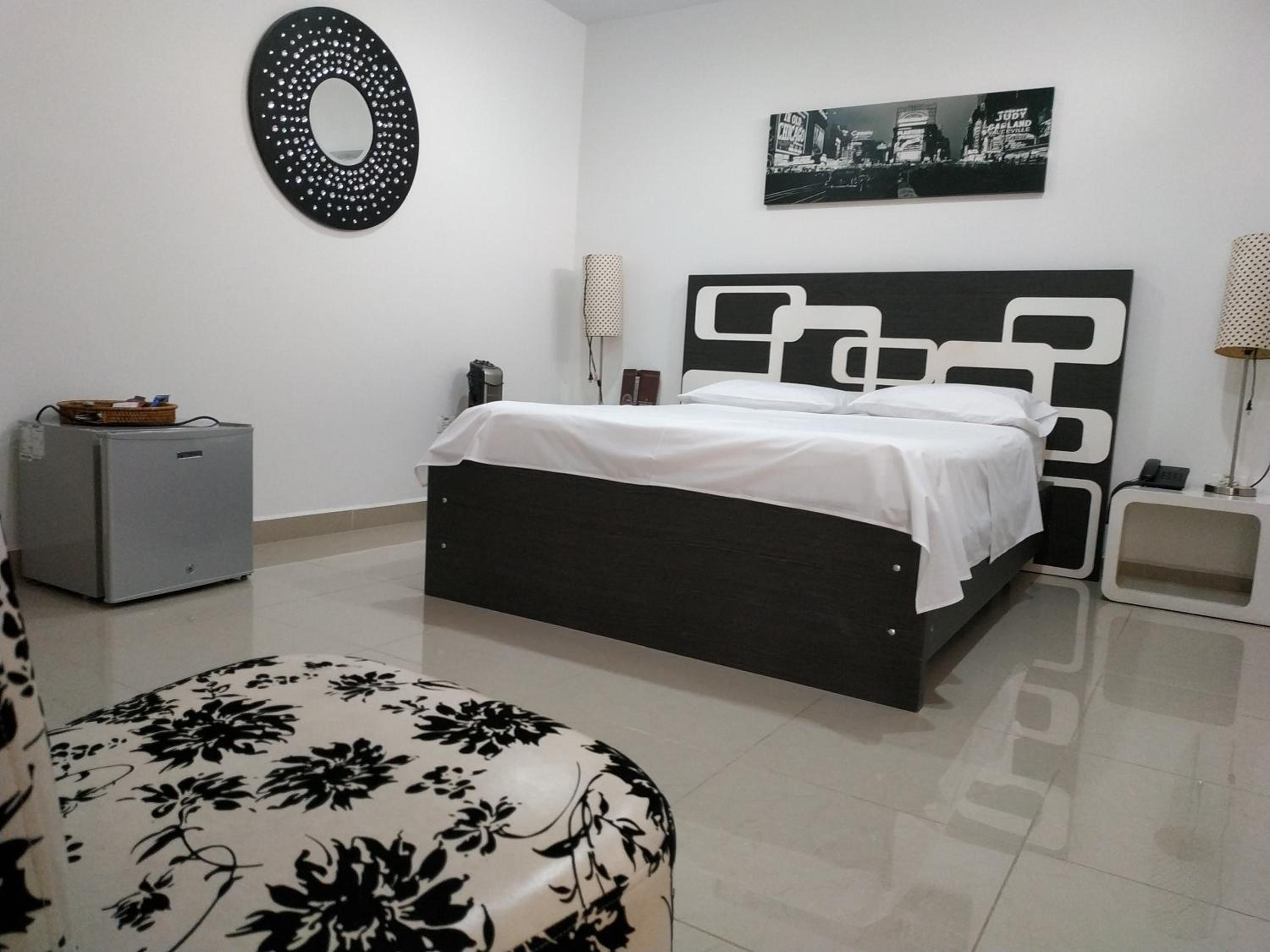 Standard Queen Room
