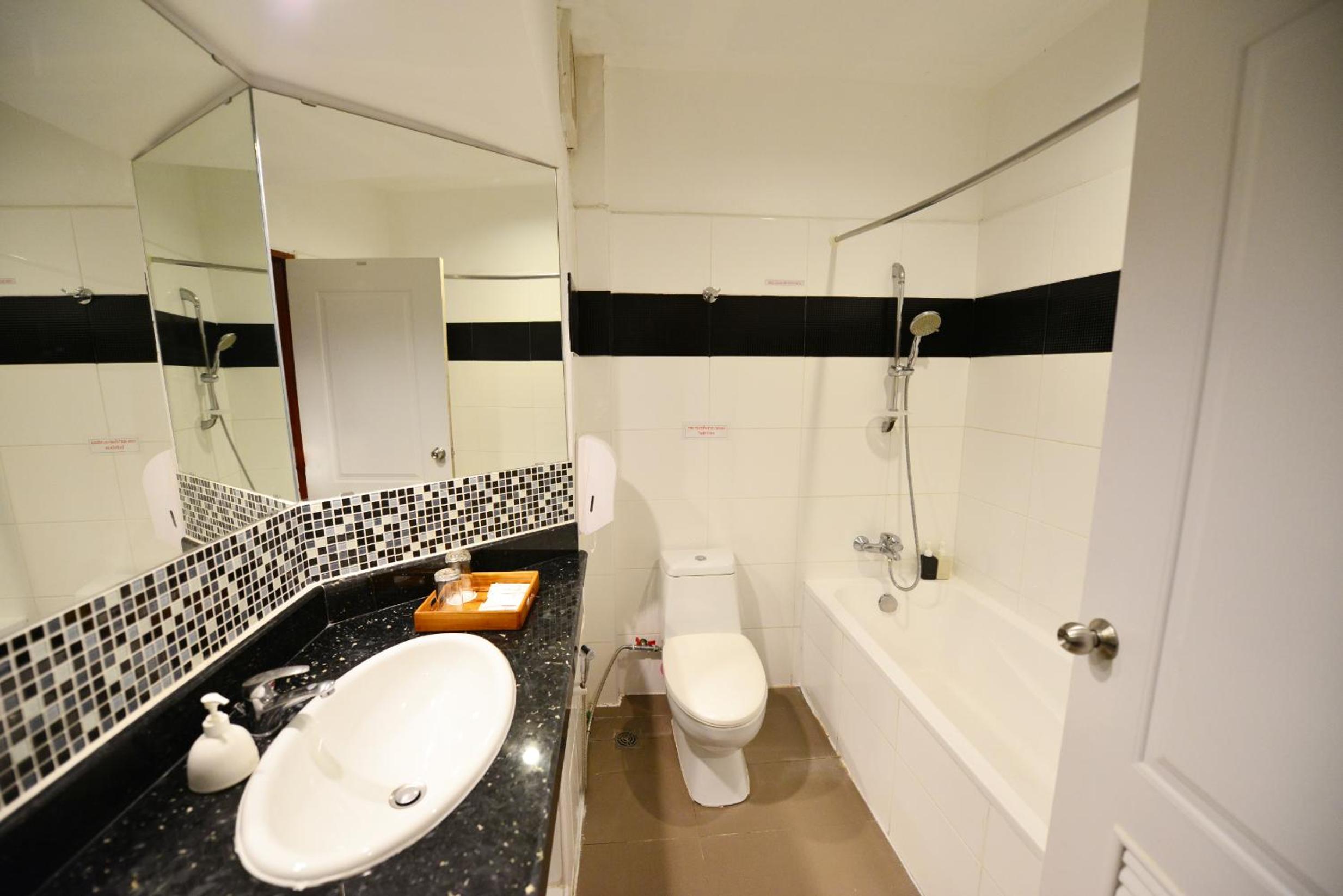 Standard Double Room - Photo 4