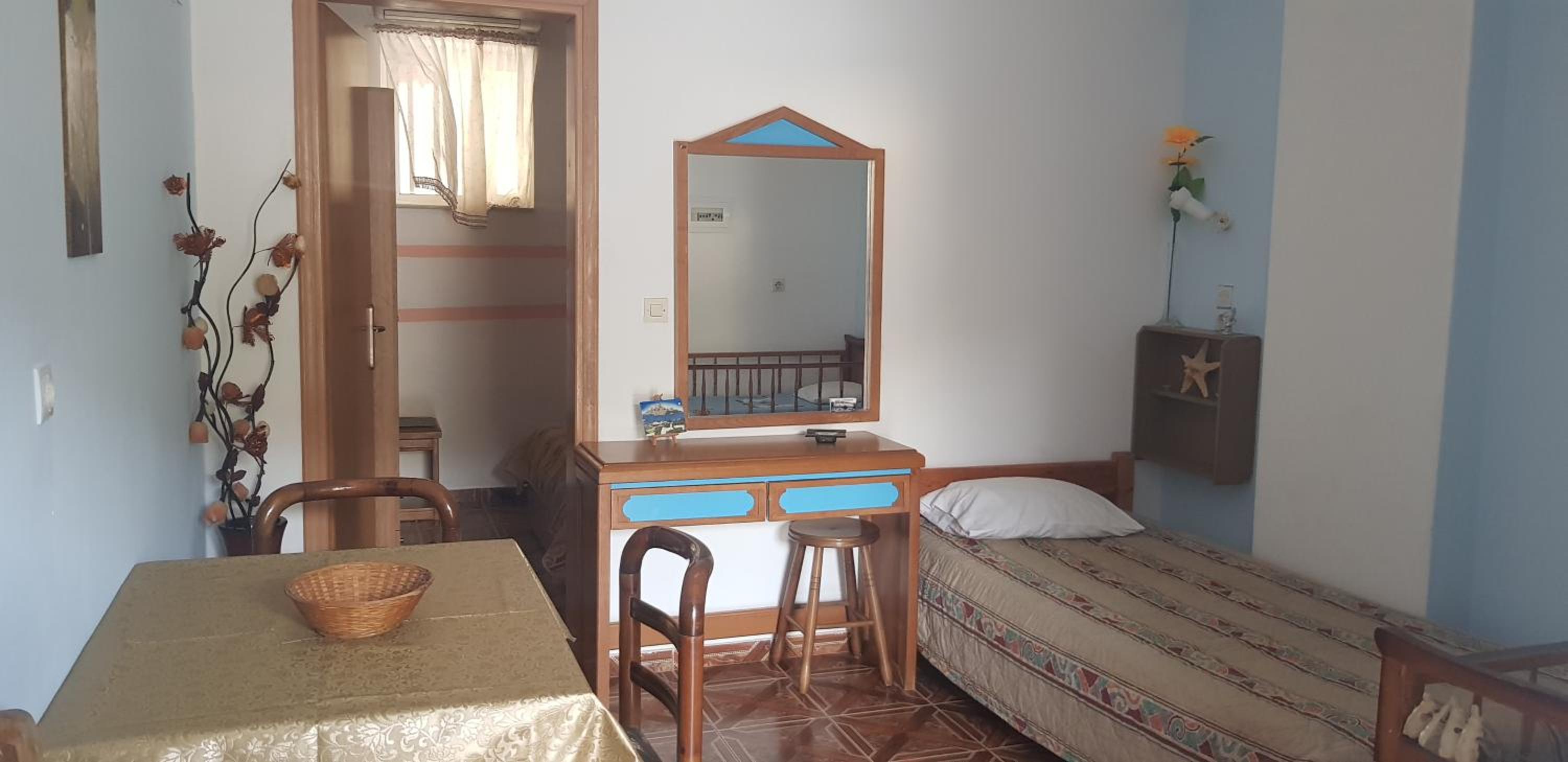 Triple Room with Bathroom photo 1