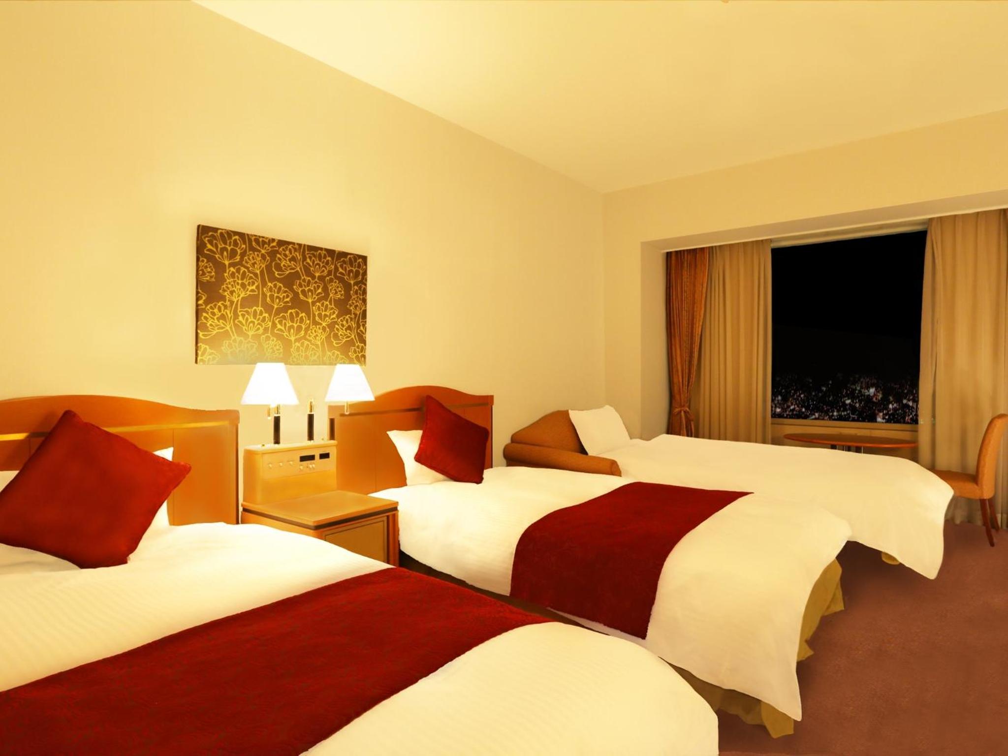 Superior Twin Room with Extra Bed - Smoking - Photo 1