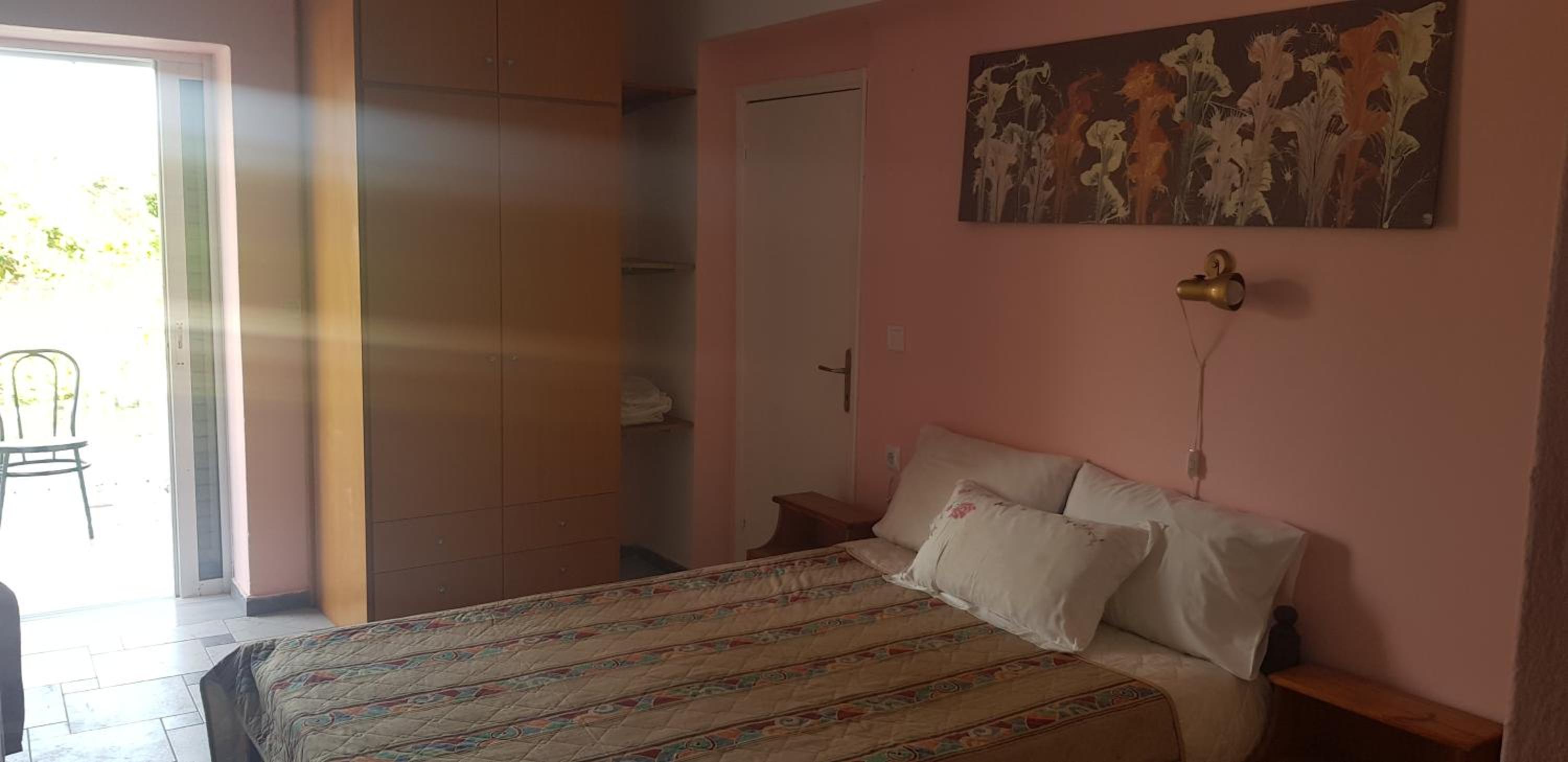 Studio Apartment photo 1