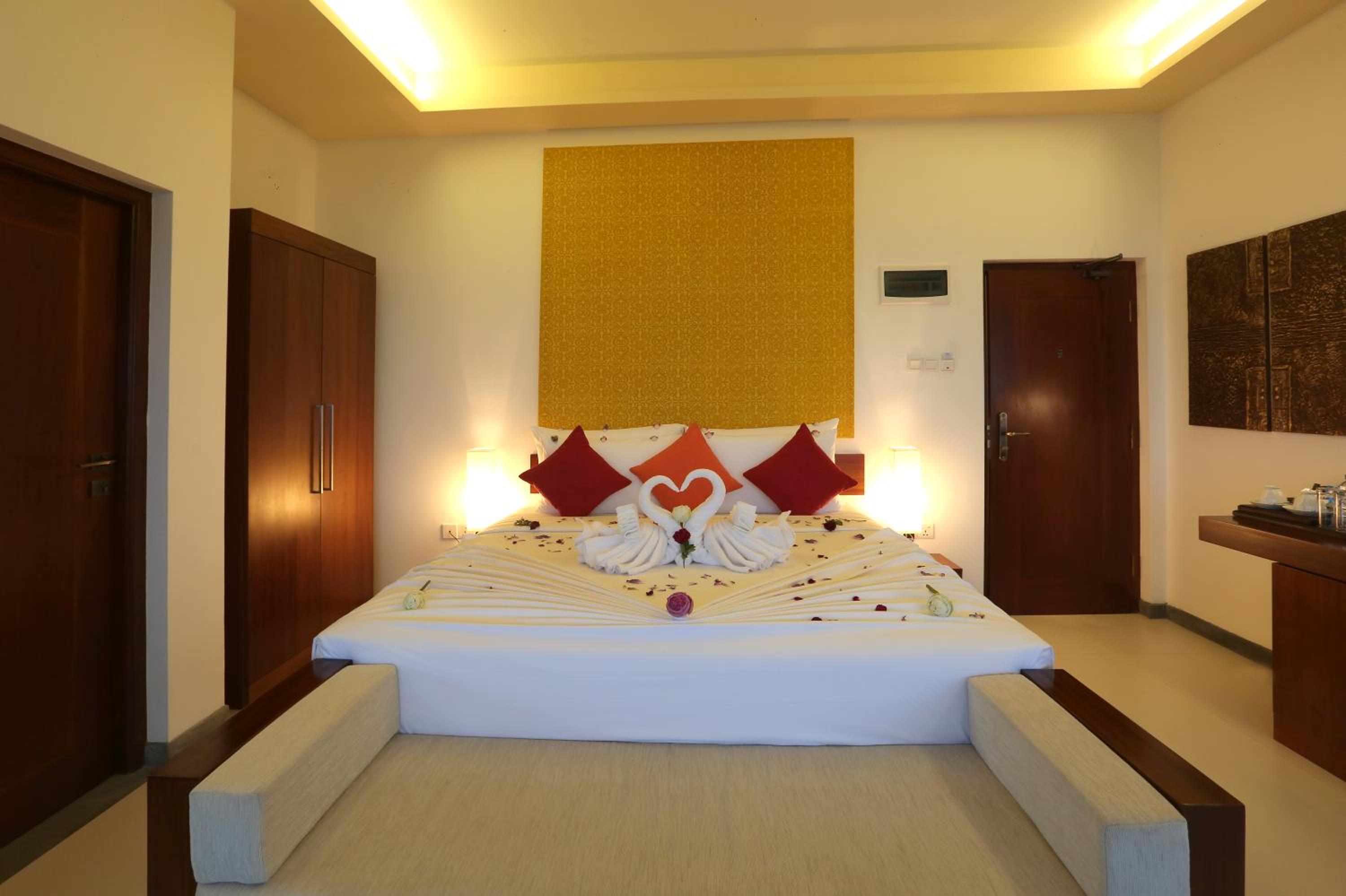 Deluxe Suite - Photo 5