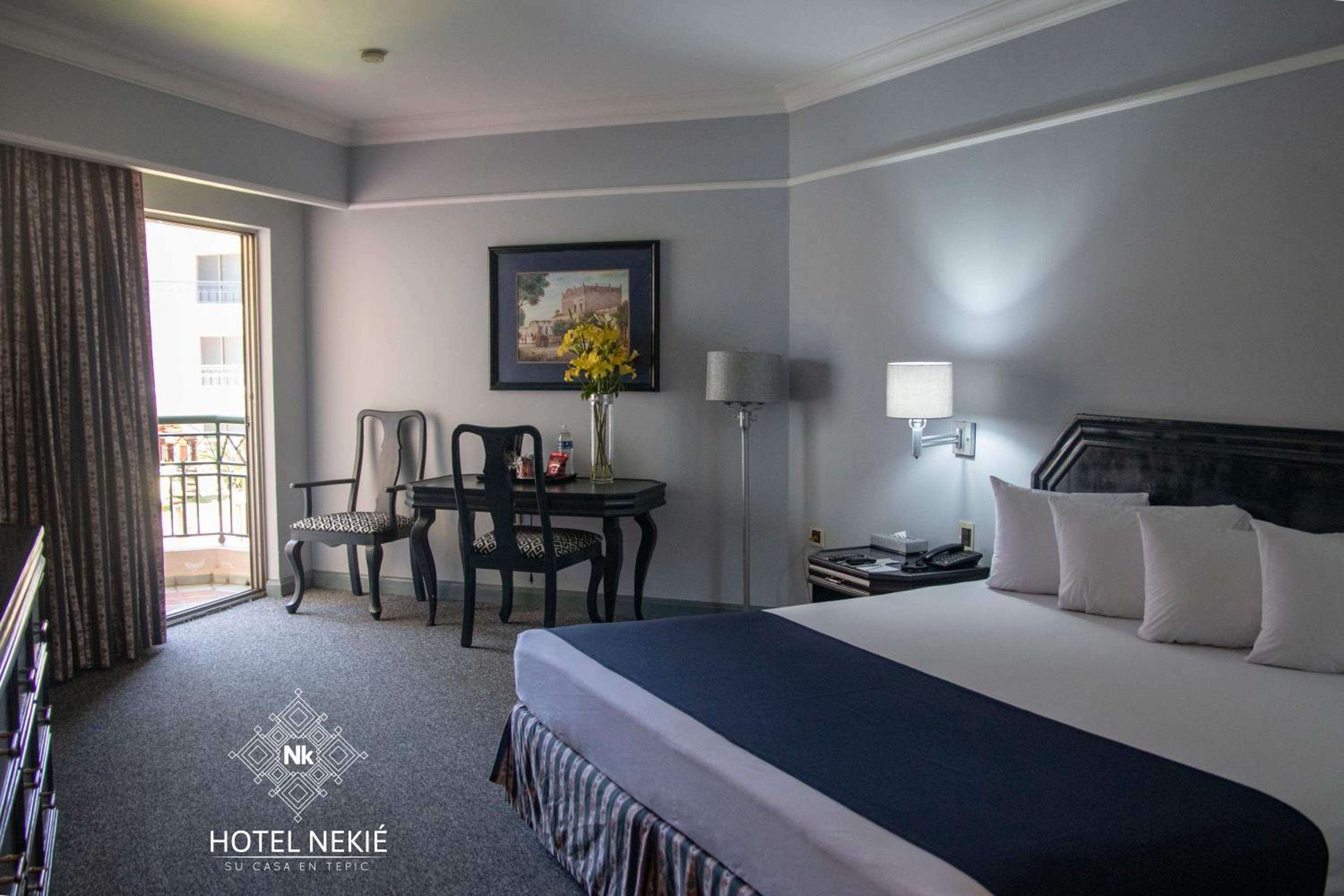 King Room - Non Smoking - Photo 3