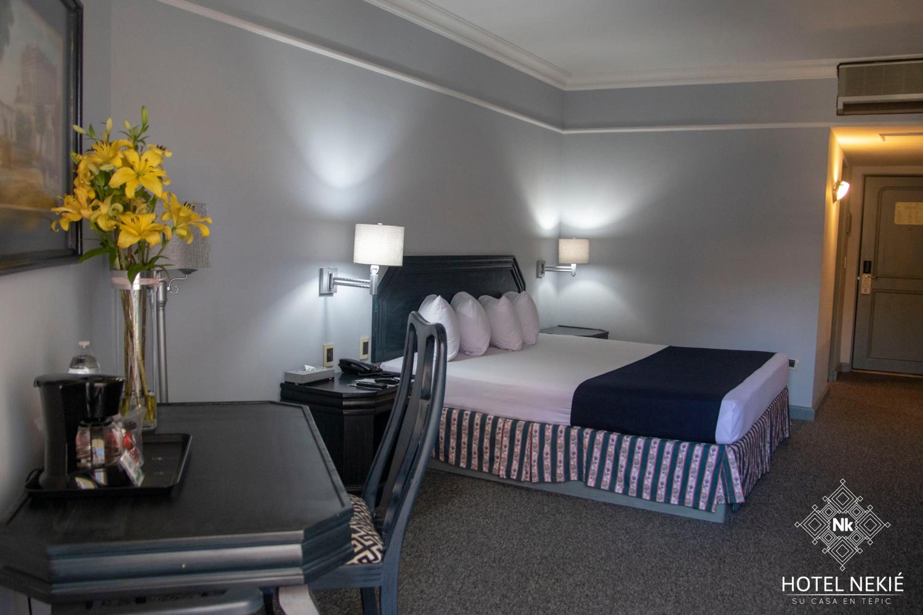 King Room - Non Smoking - Photo 4