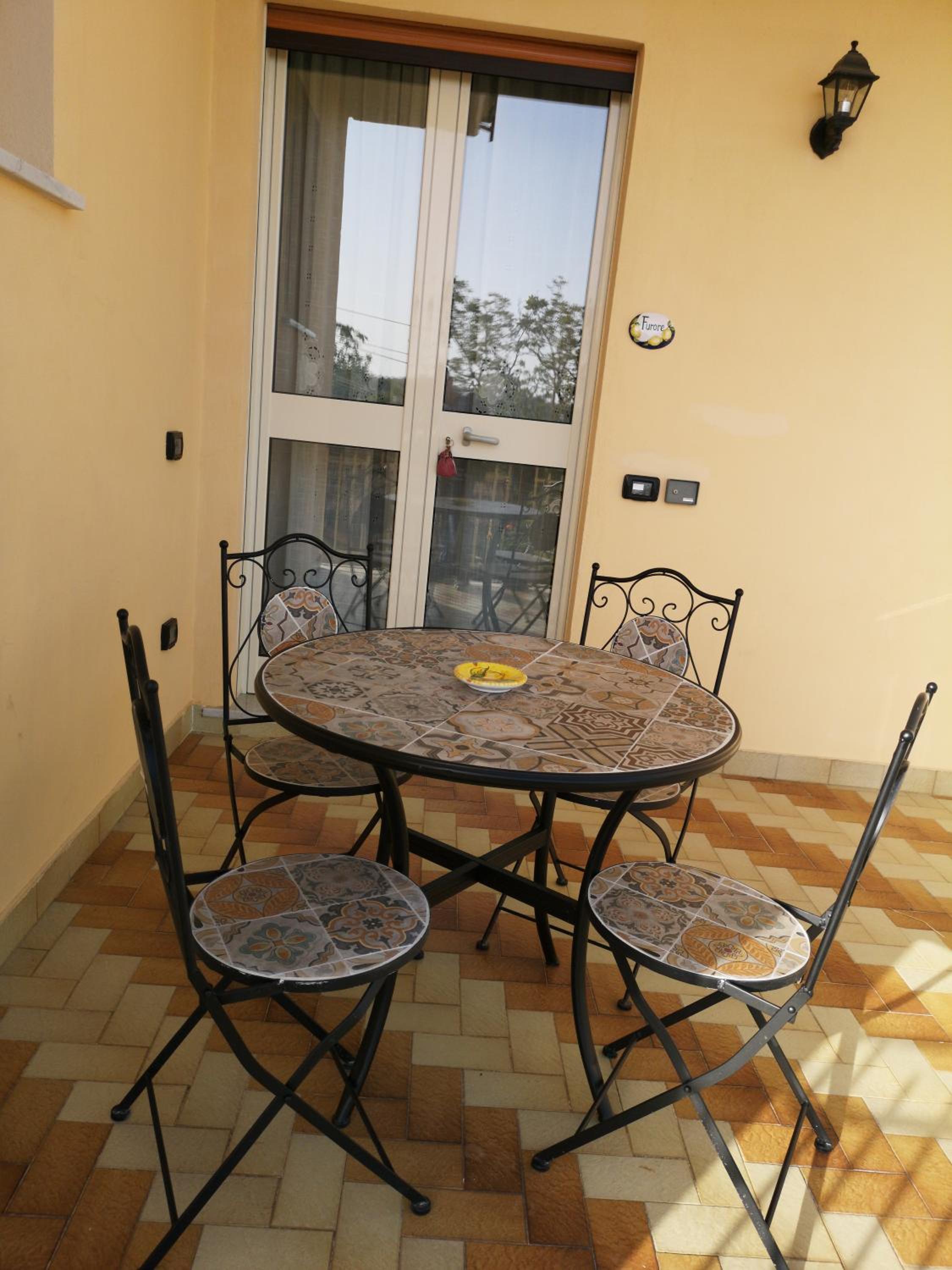 One-Bedroom House photo 2