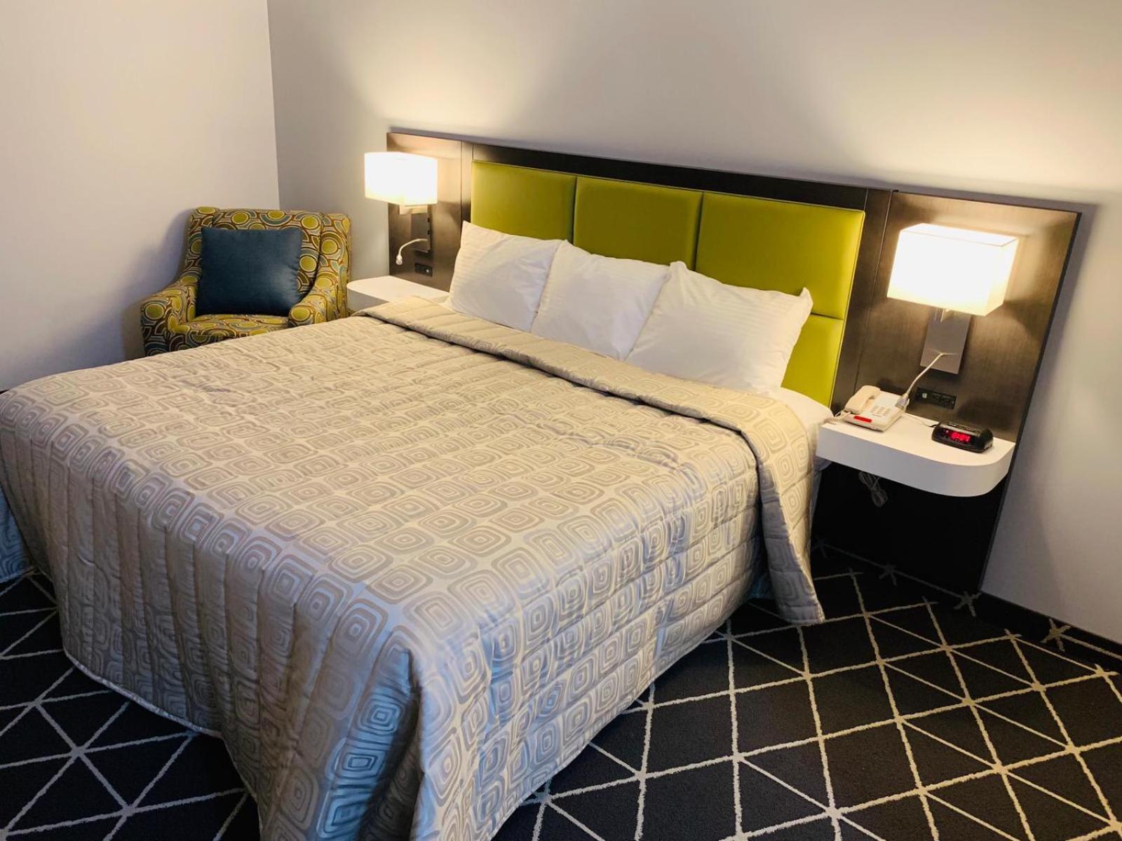 Luxury King Room - Photo 4