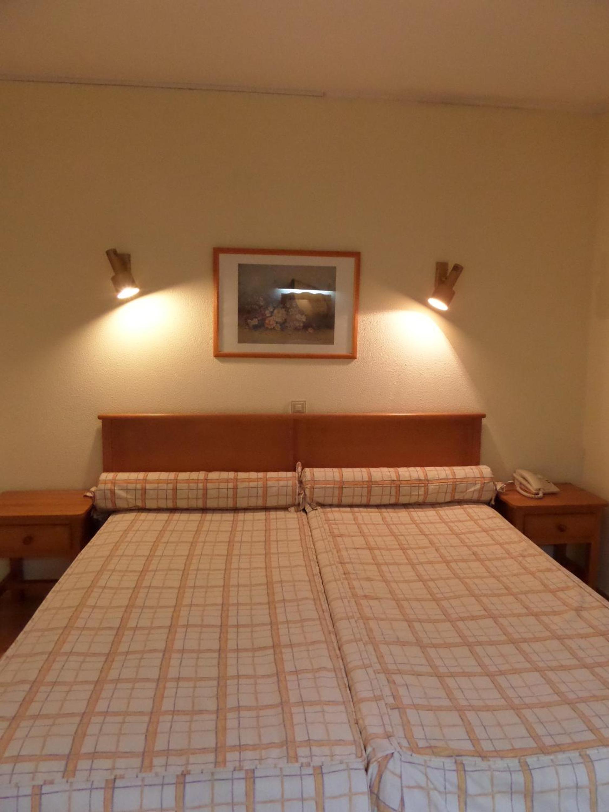 Apartamento de um quarto com vista para a piscina ou para o mar (2 adultos)