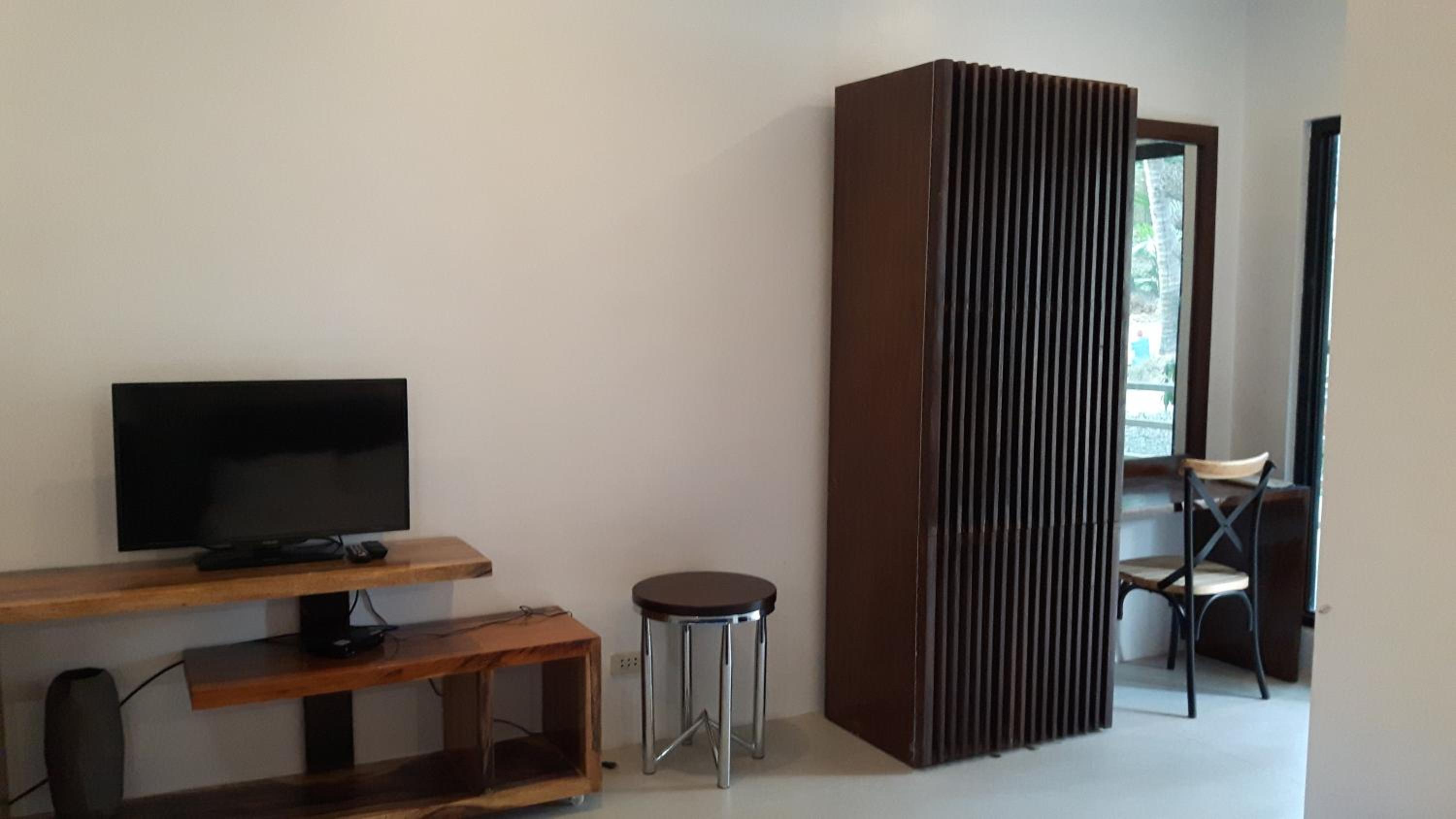Family Room with Garden View - Photo 3