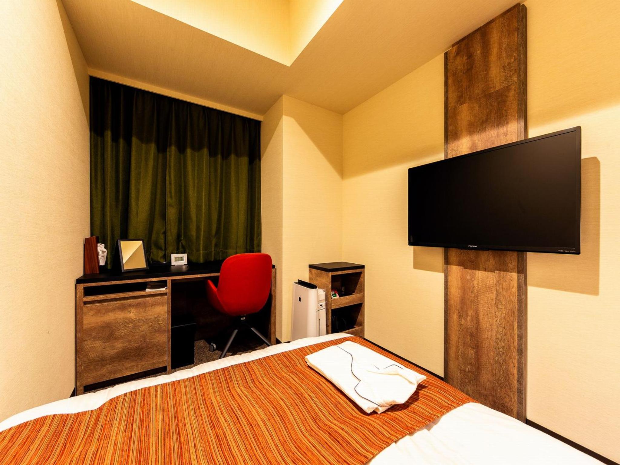 Double Room with Small Double Bed - Non-Smoking - Photo 5