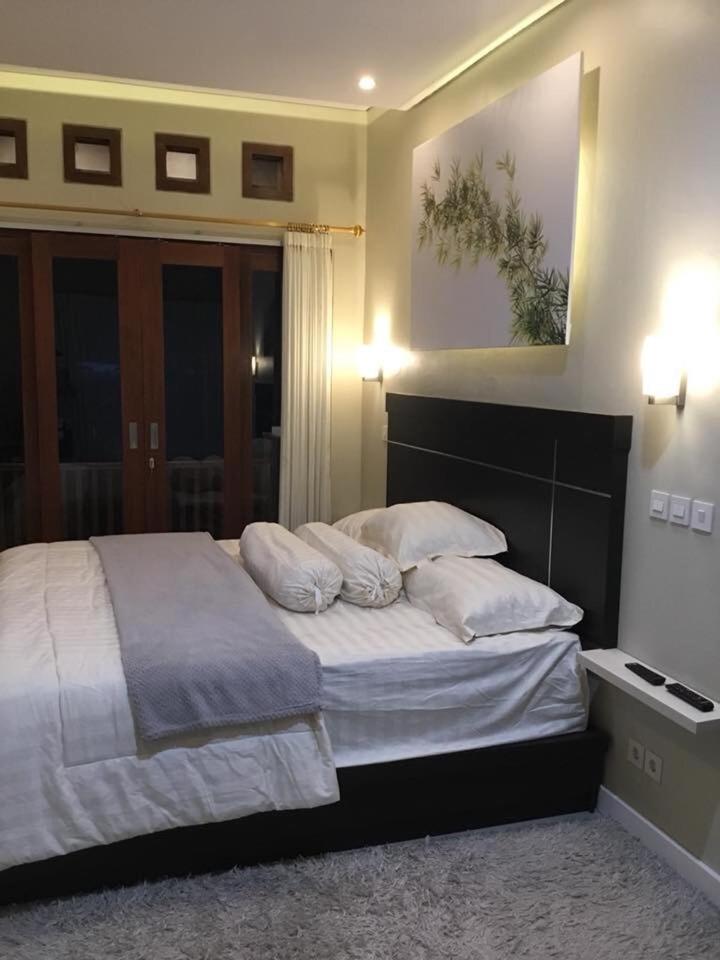 King Room with Lake View - Photo 15