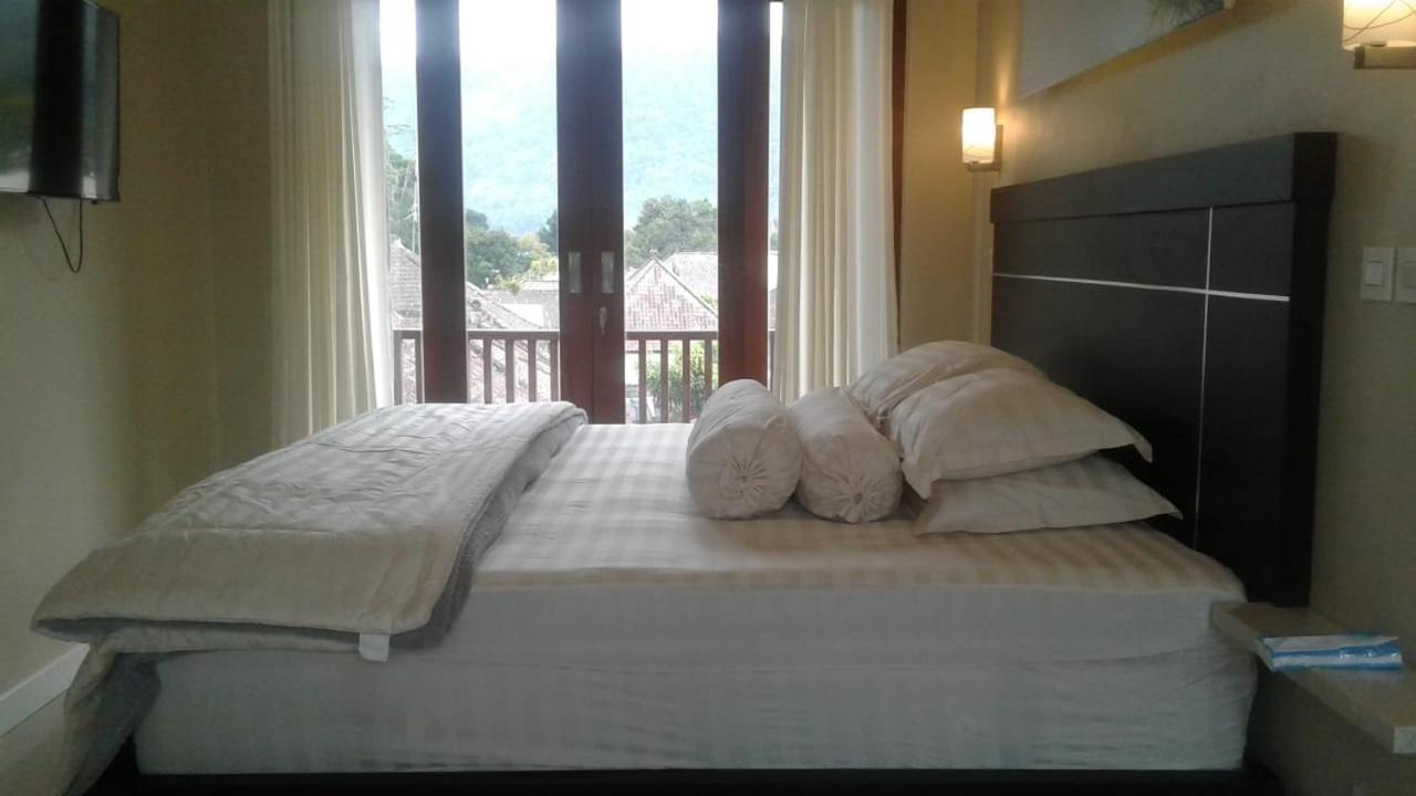 King Room with Lake View - Photo 16