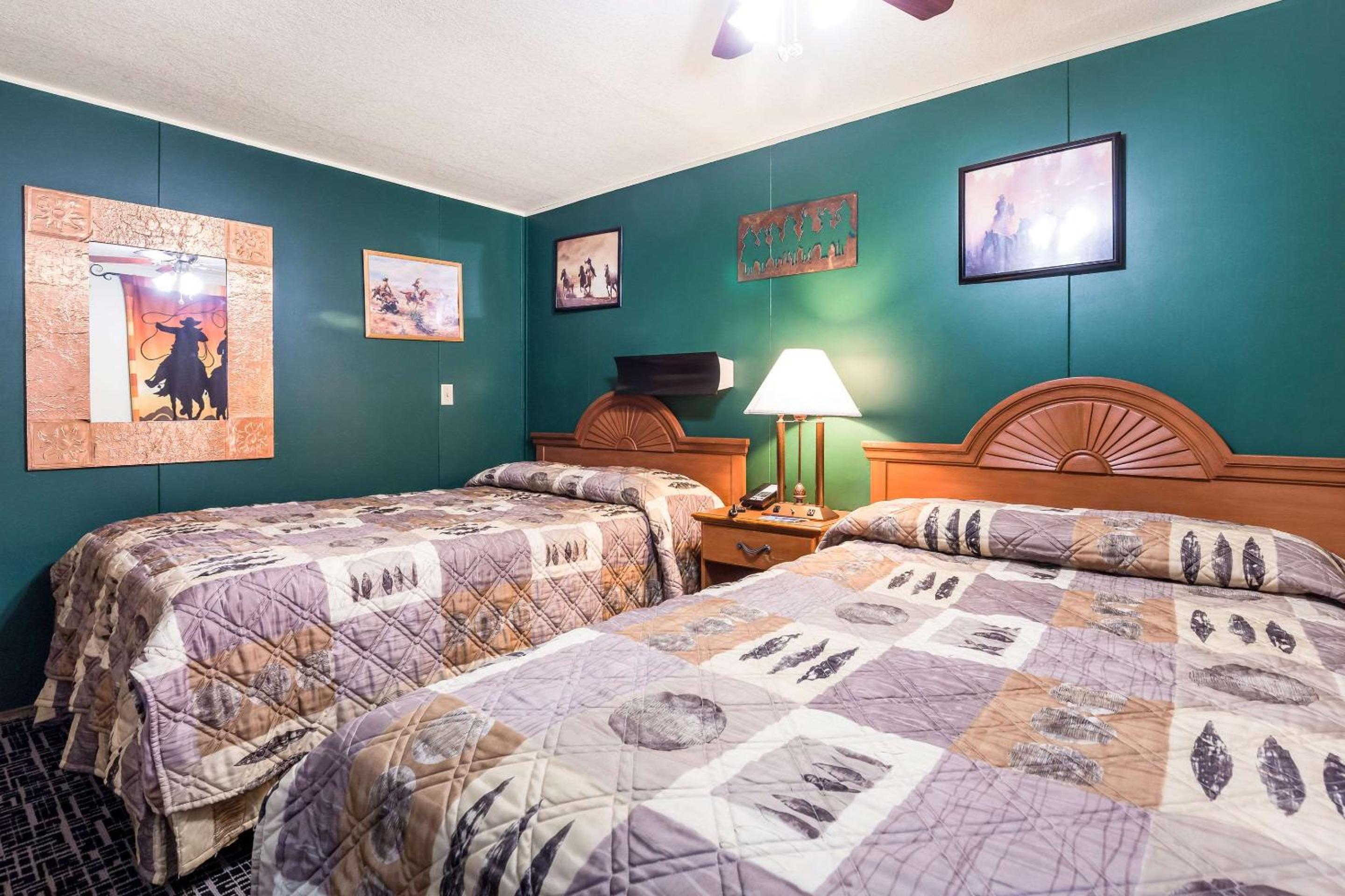 Double Room with Two Double Beds - Non-Smoking photo 1