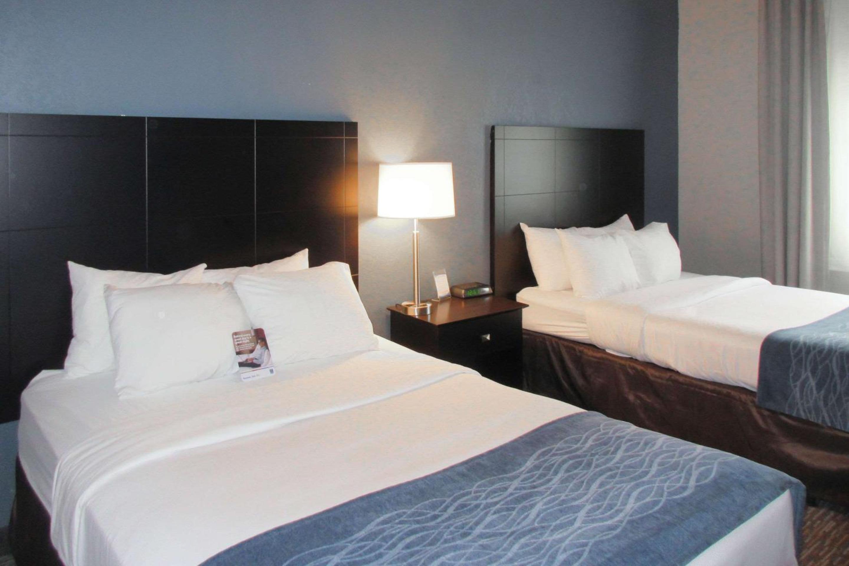 Double Room with Two Double Beds - Non-Smoking - Photo 2