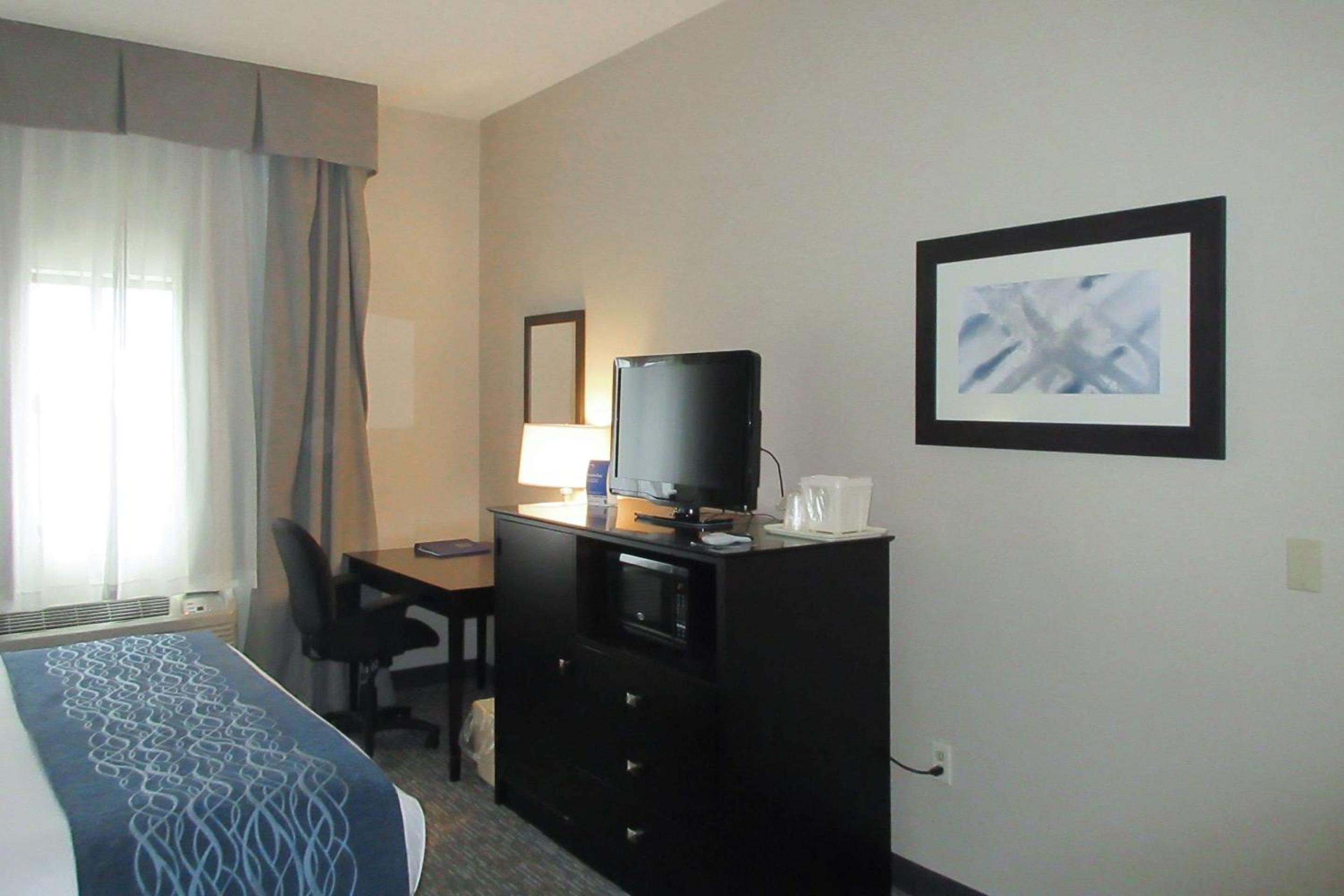 King Room - Non-Smoking - Photo 2