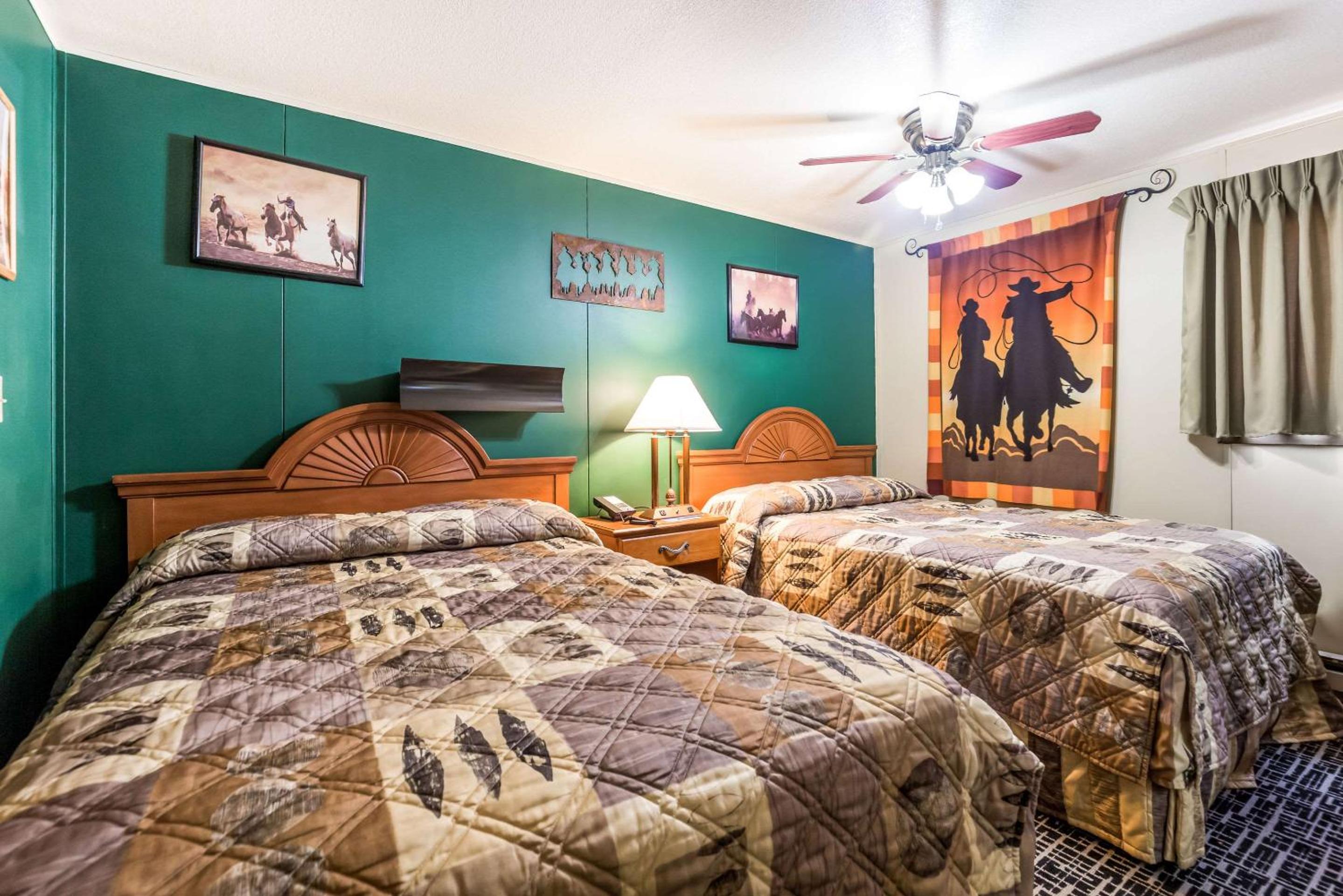 Double Room with Two Double Beds - Non-Smoking photo 2