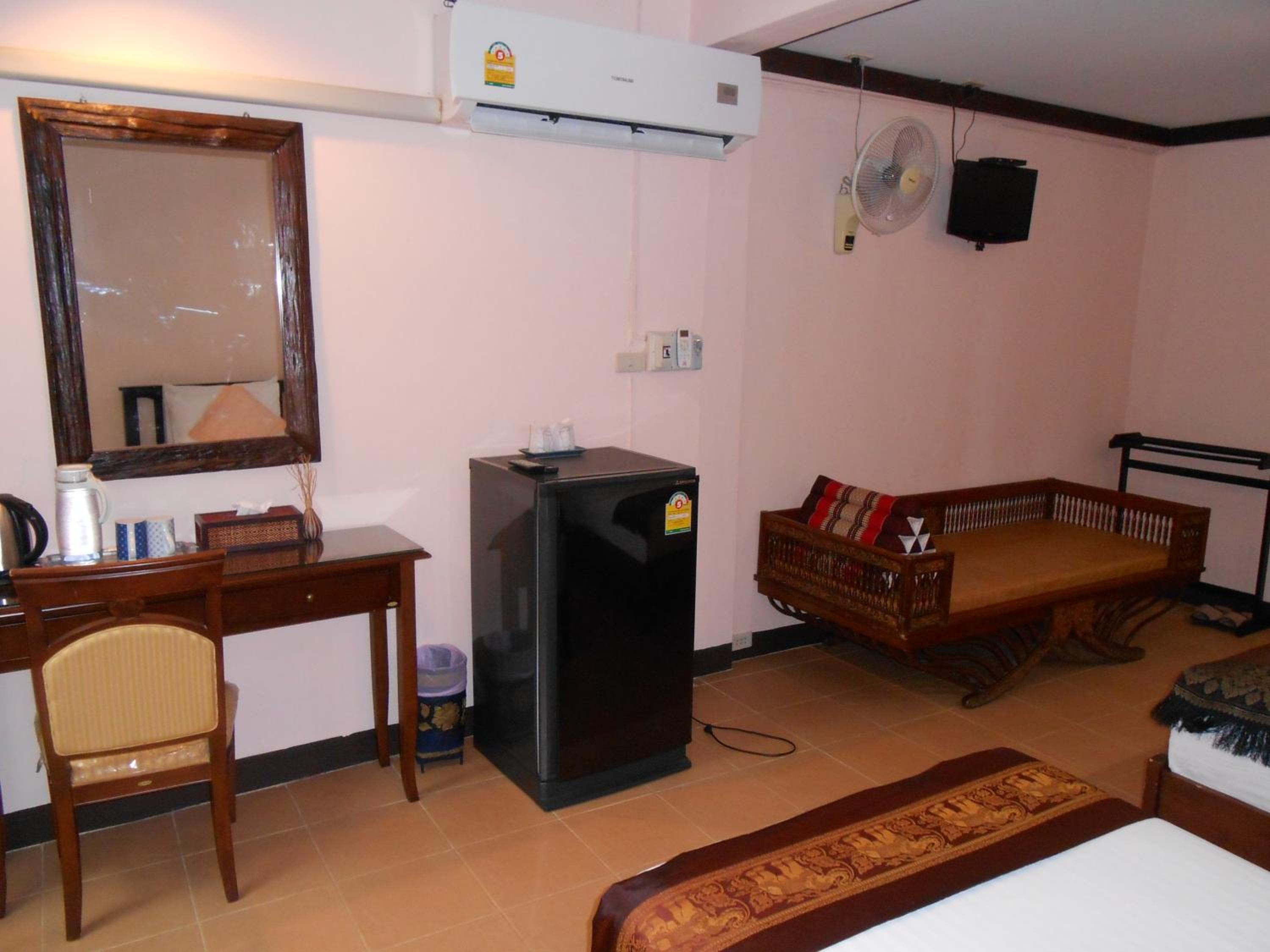 Deluxe Family Room - Photo 9