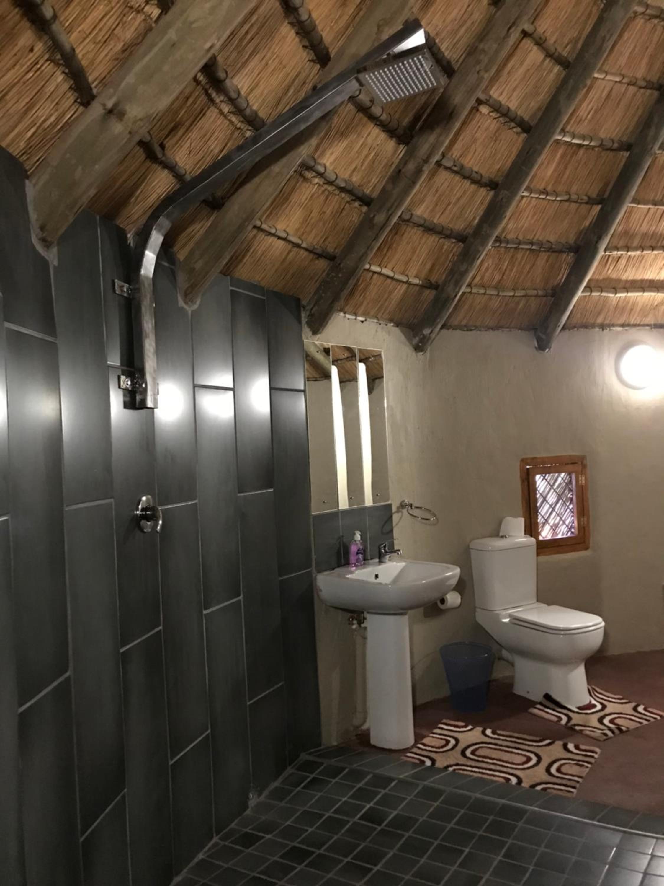 Standard Double or Twin Room - Photo 6