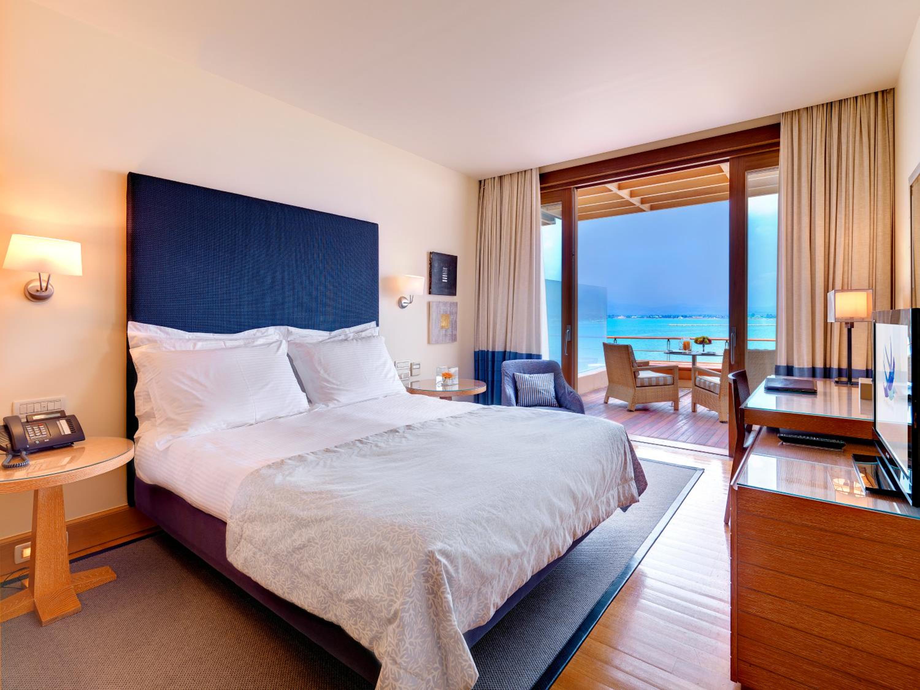 Executive Double Room with Sea View - Photo 5