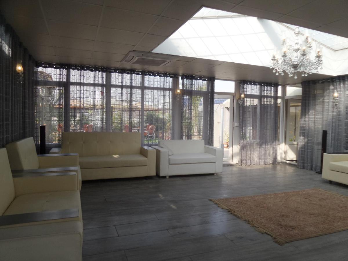 Deluxe Apartment photo 2