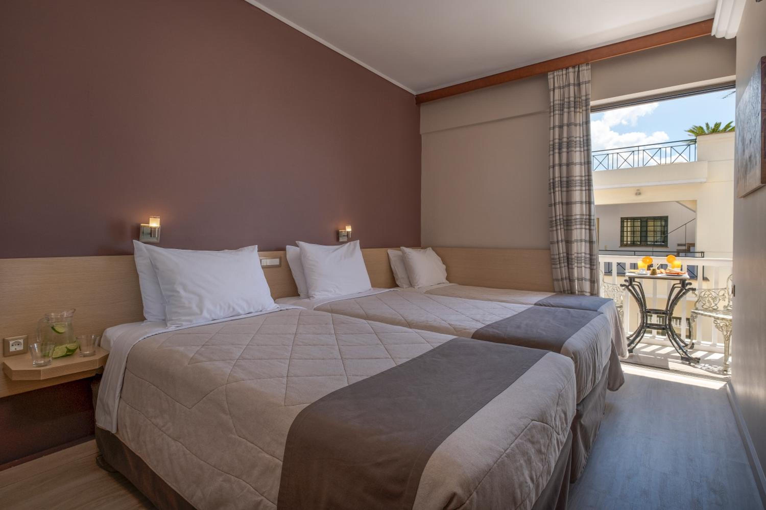 Habitación doble con cama extra y vista a la Acrópolis
