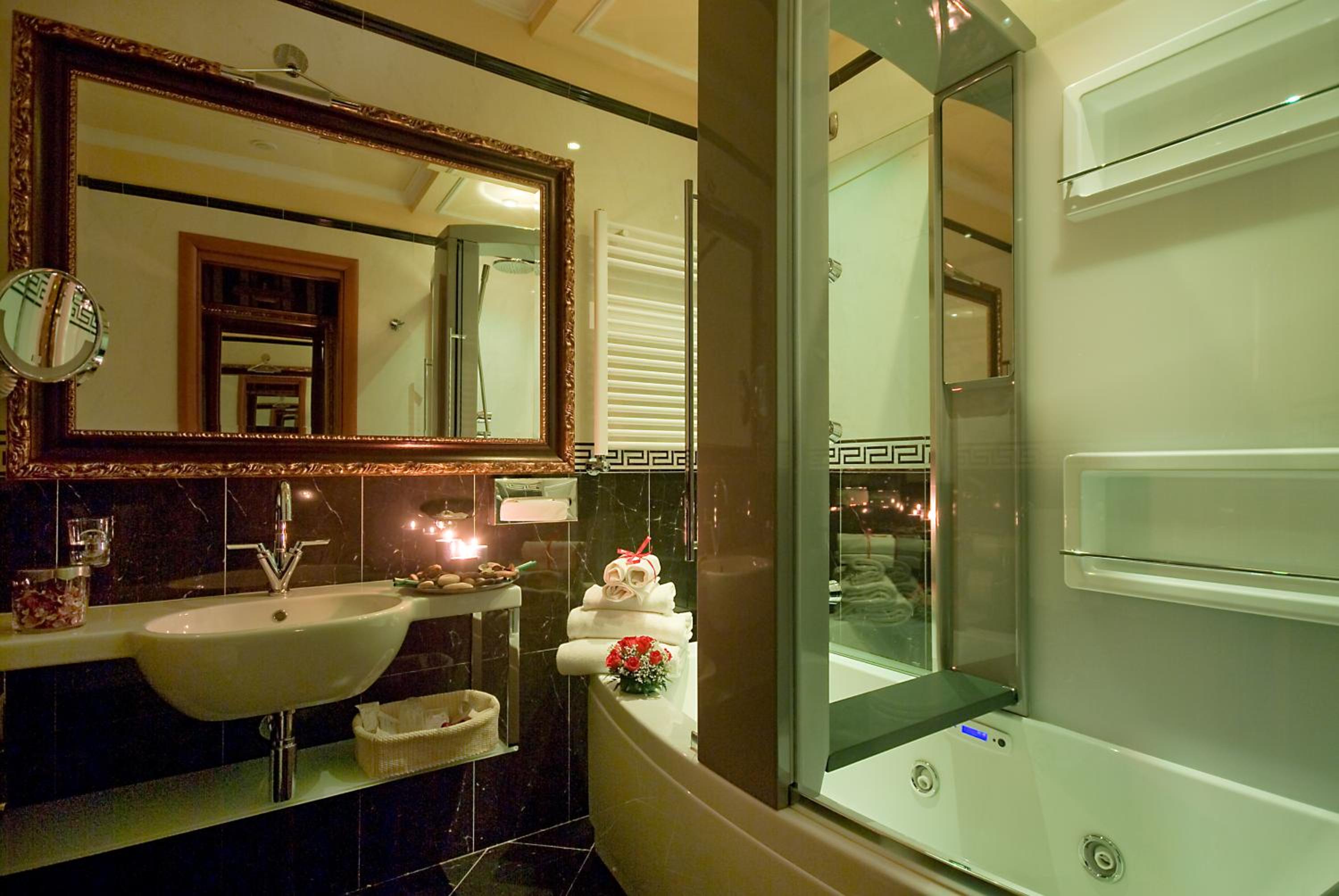 Two Connecting Double Rooms thumbnail 5