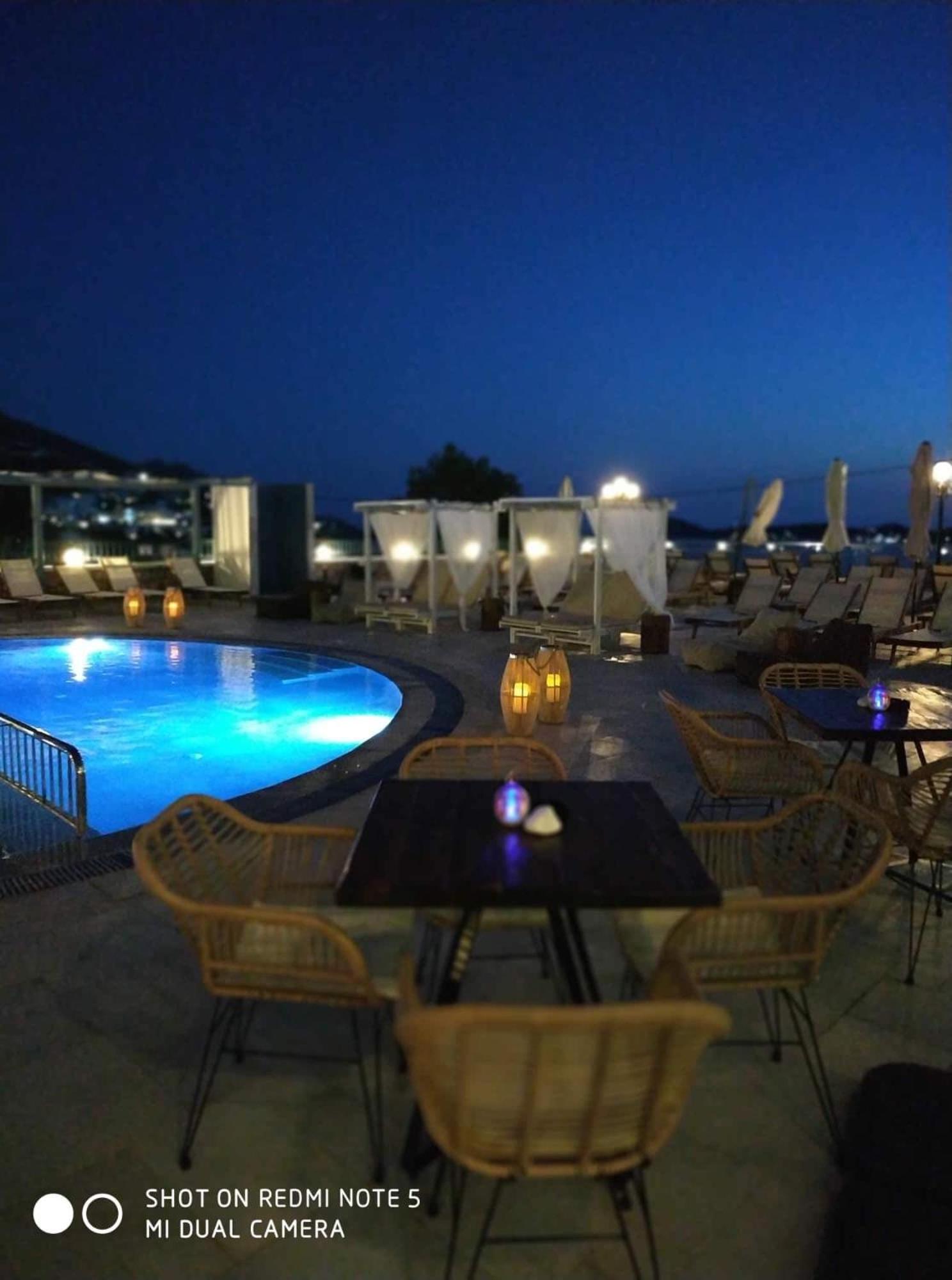One-Bedroom Apartment with Balcony and Sea View photo 2