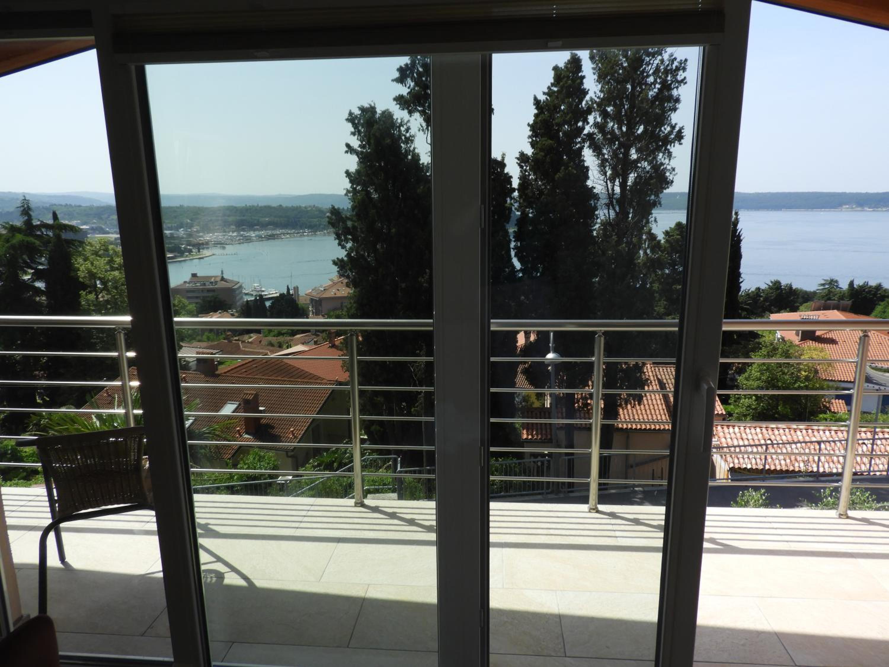 Apartment with Sea View photo 2