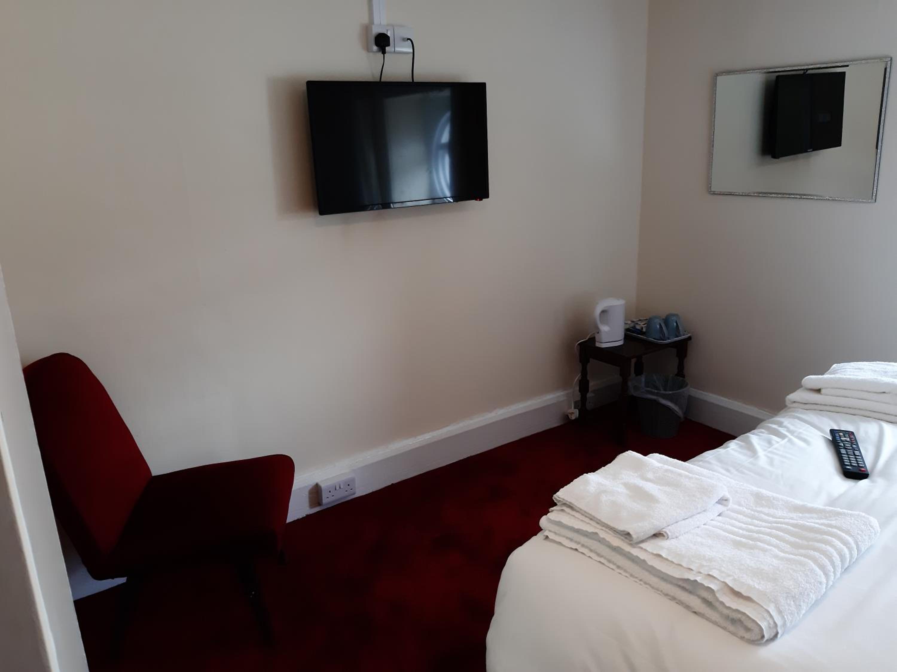Double Room - Photo 5