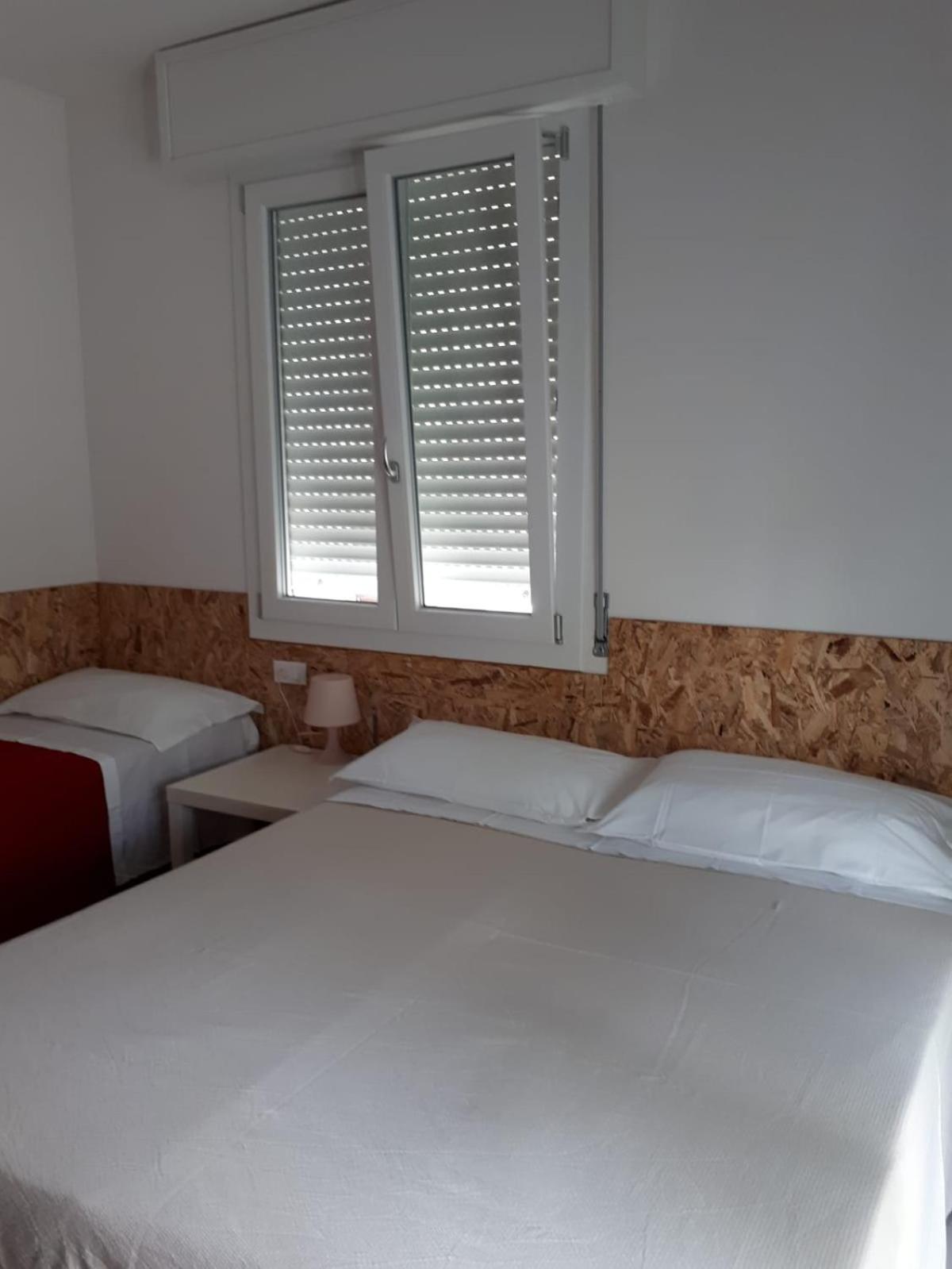 Triple Room - Photo 14