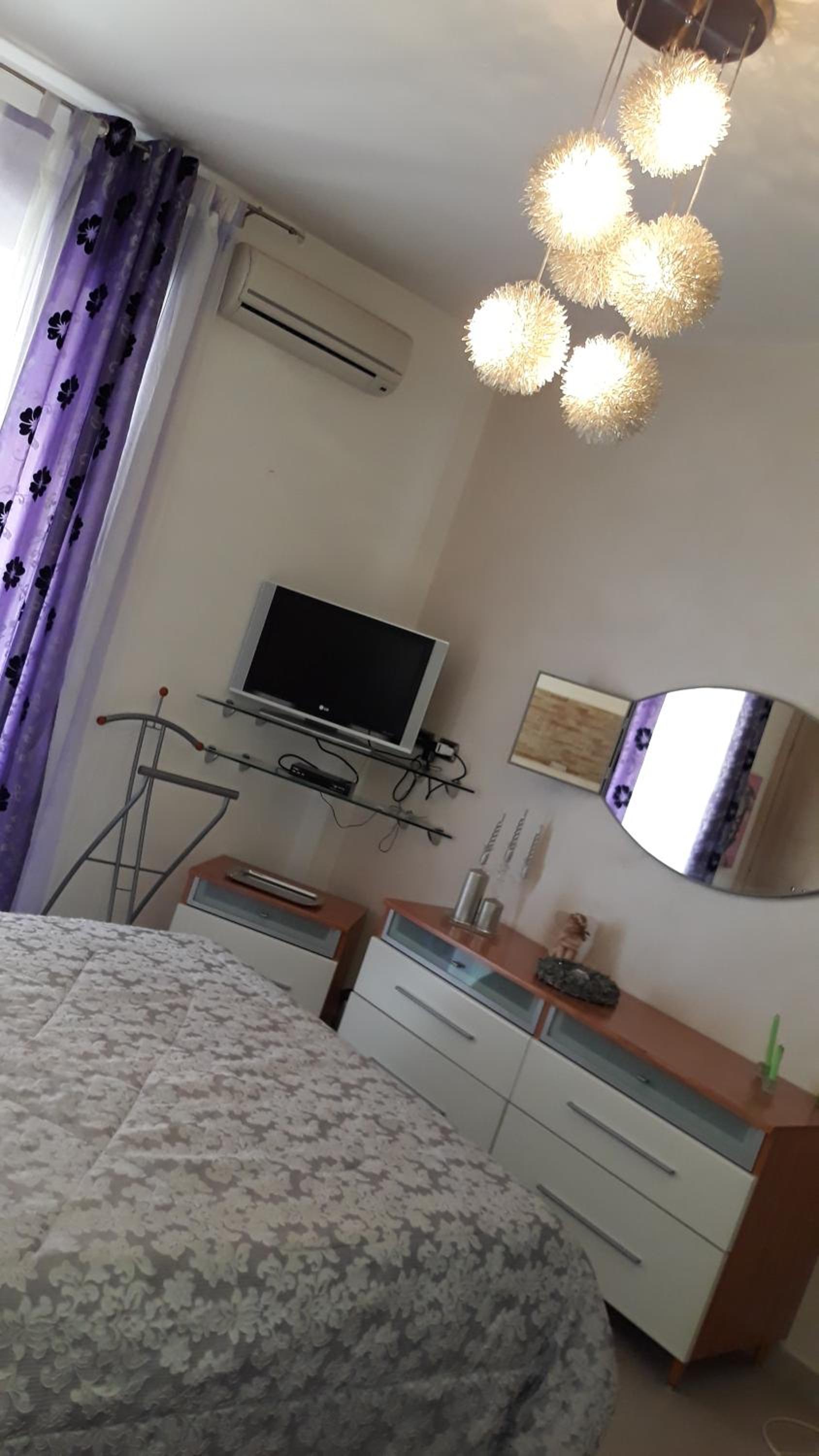 Double Room with Private Bathroom - Photo 69