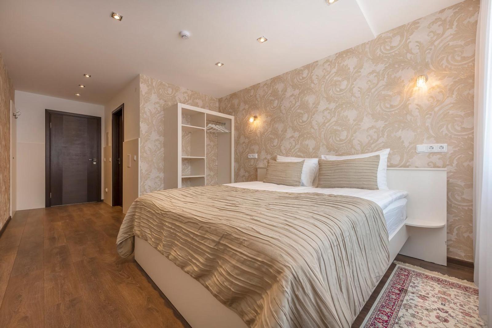 Double Room - Photo 3