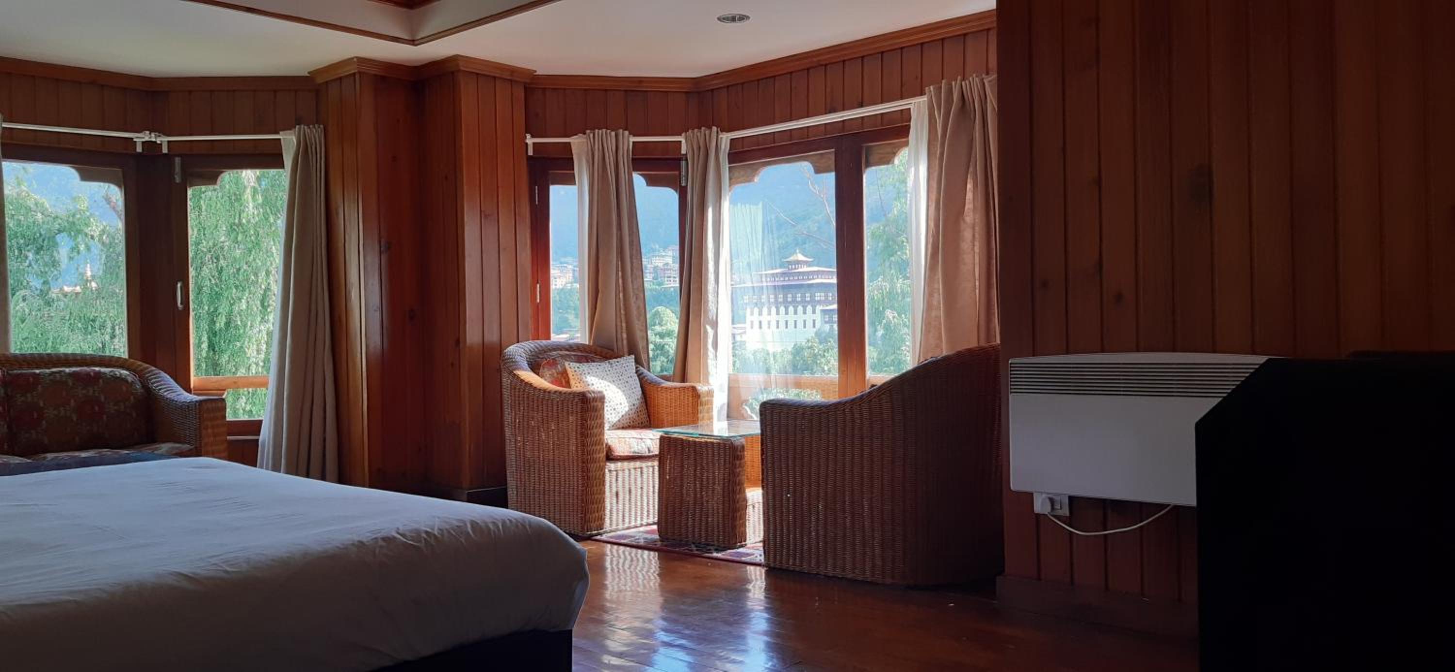 Deluxe Queen Room