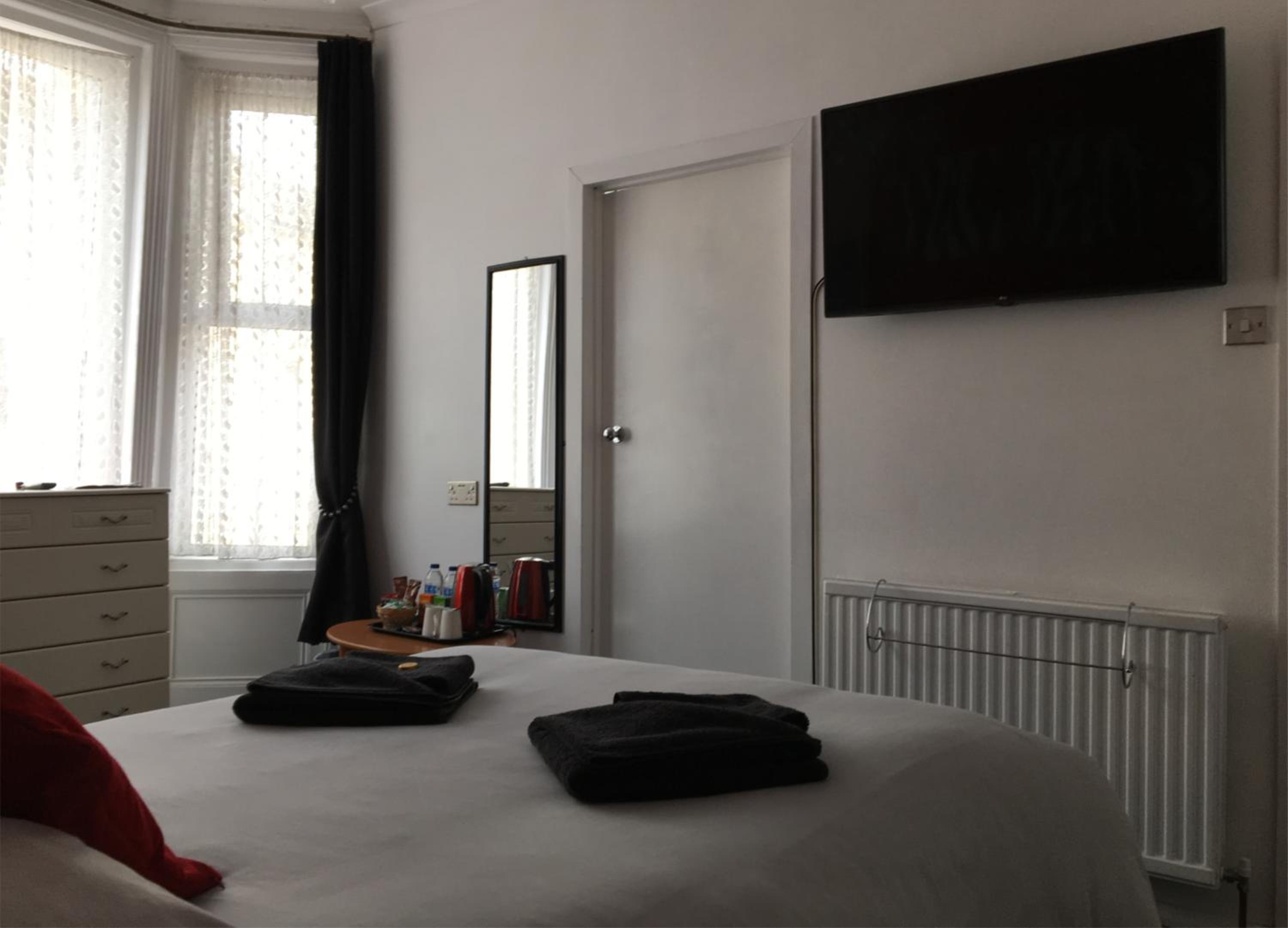 Large Double Room with Bathroom
