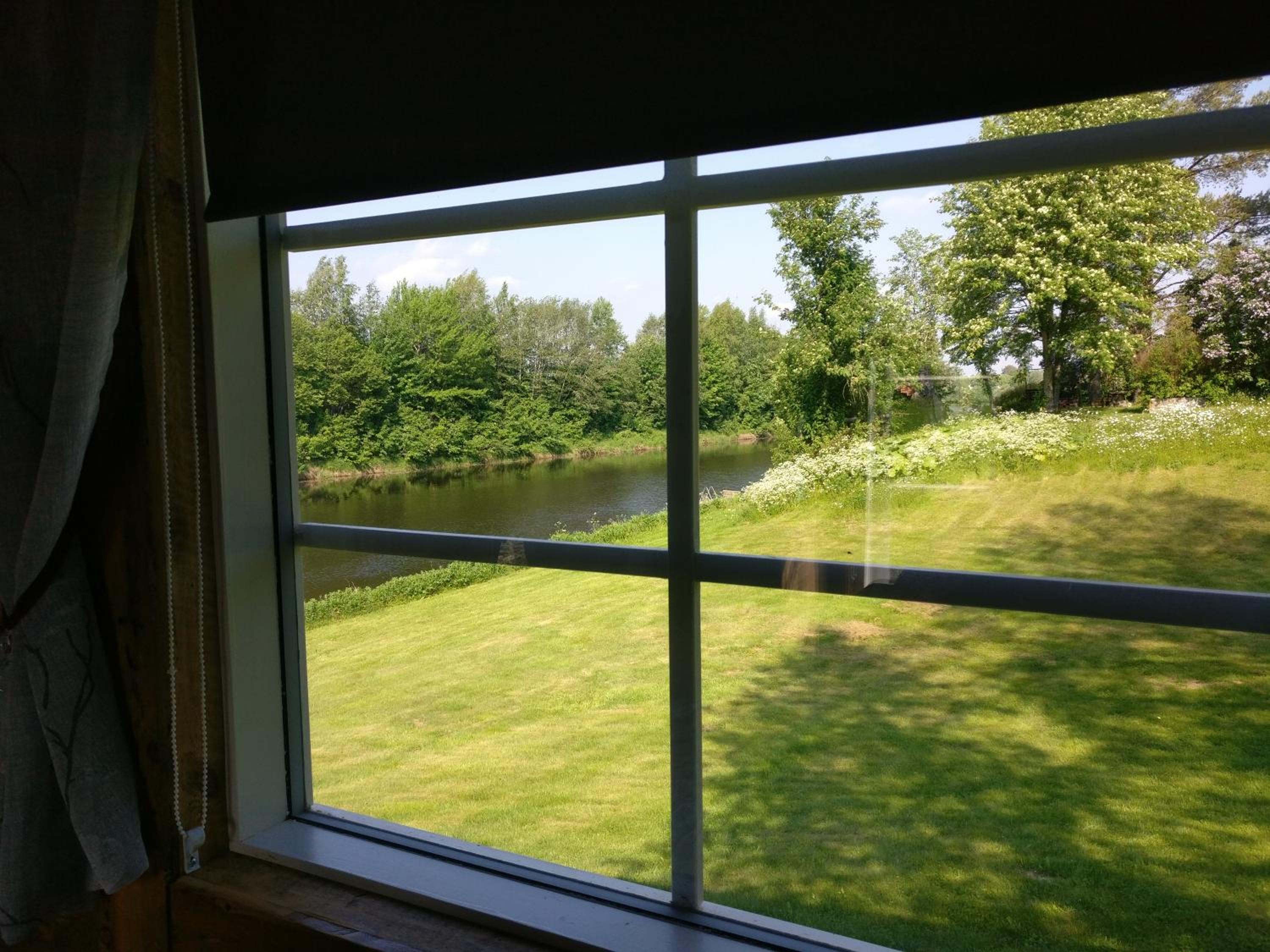 Bungalow - Water Front  - Photo 9