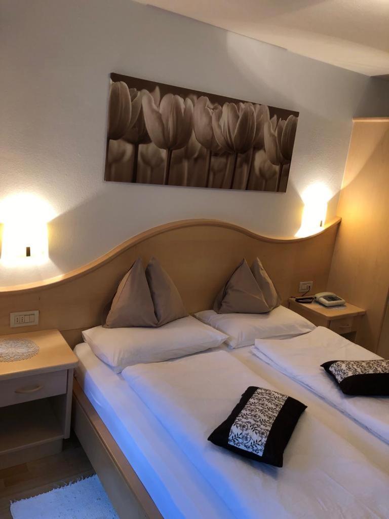 Standard Double Room - Photo 13
