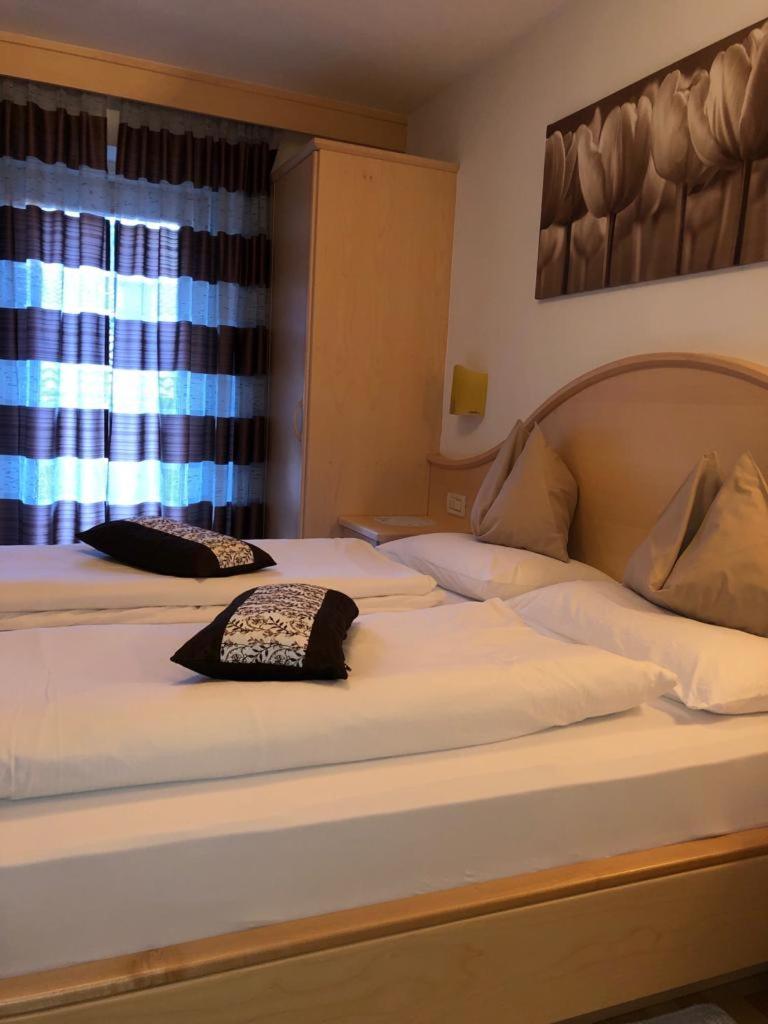 Standard Double Room - Photo 10