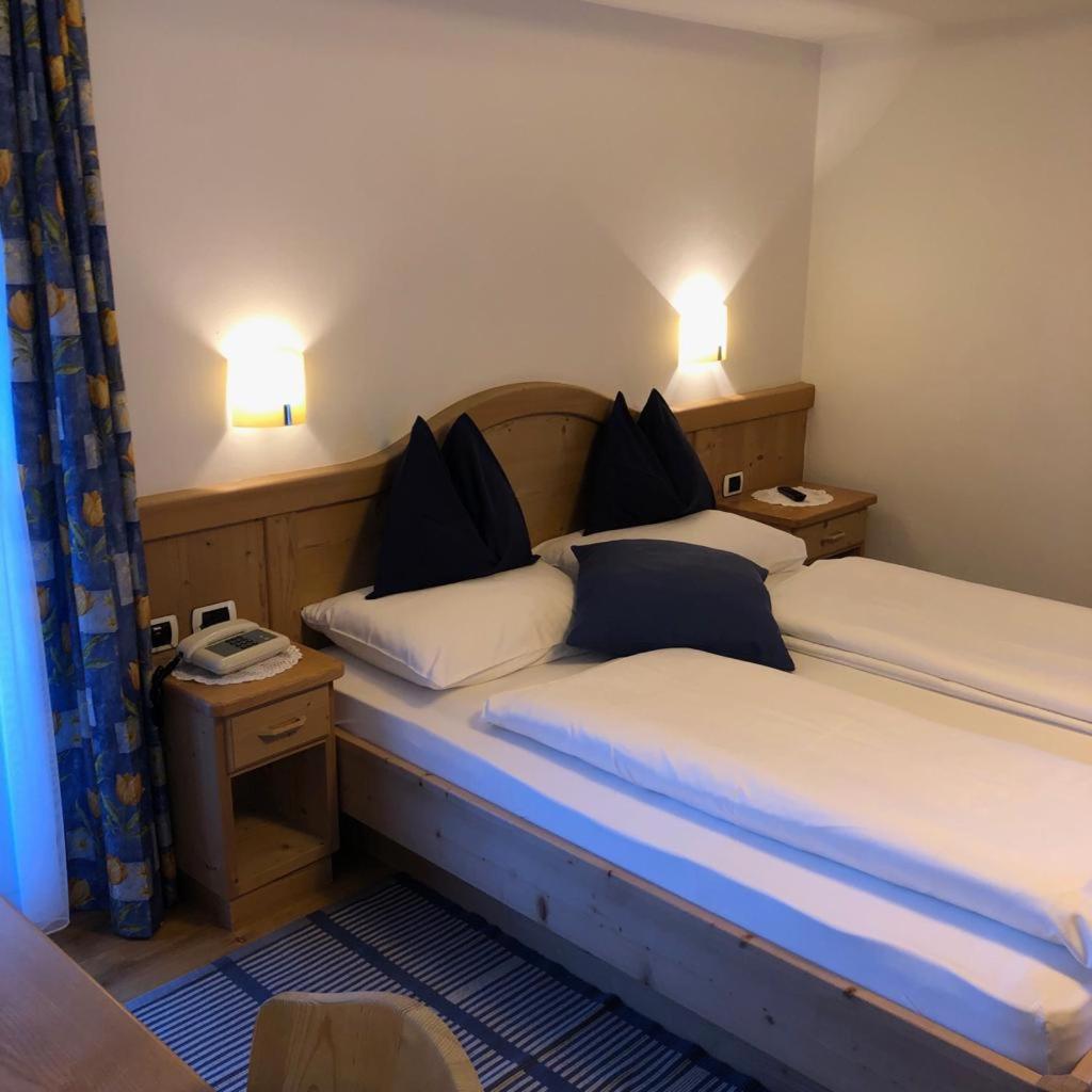 Standard Double Room - Photo 3