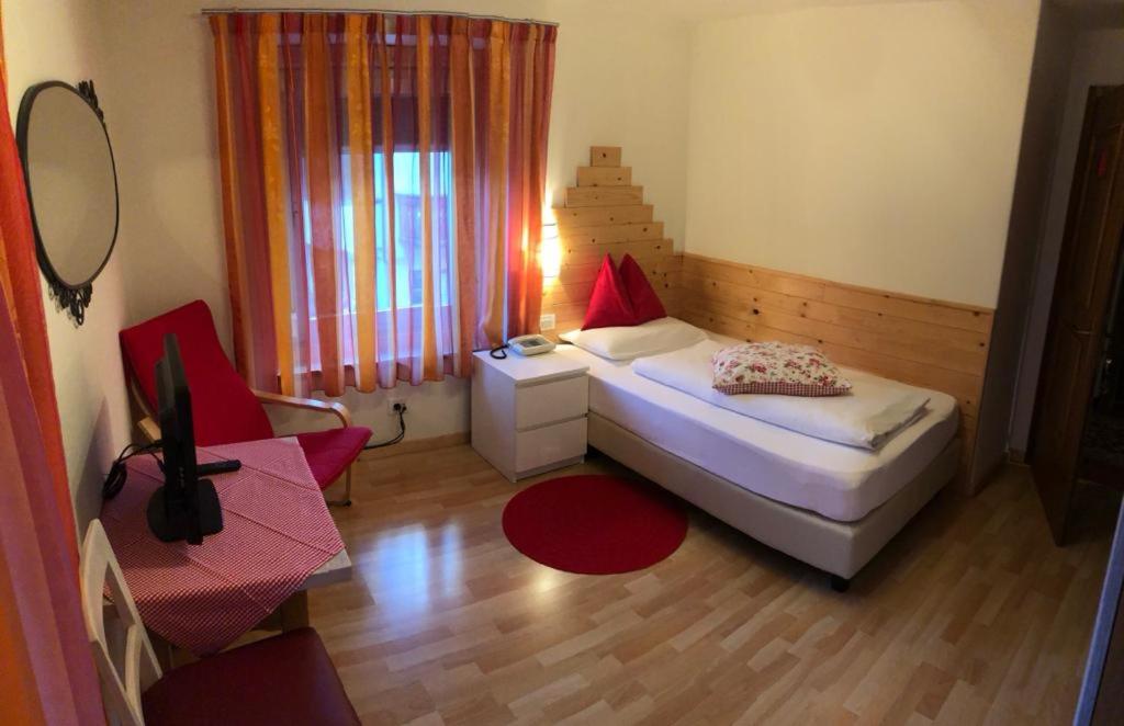 Single Room photo 1