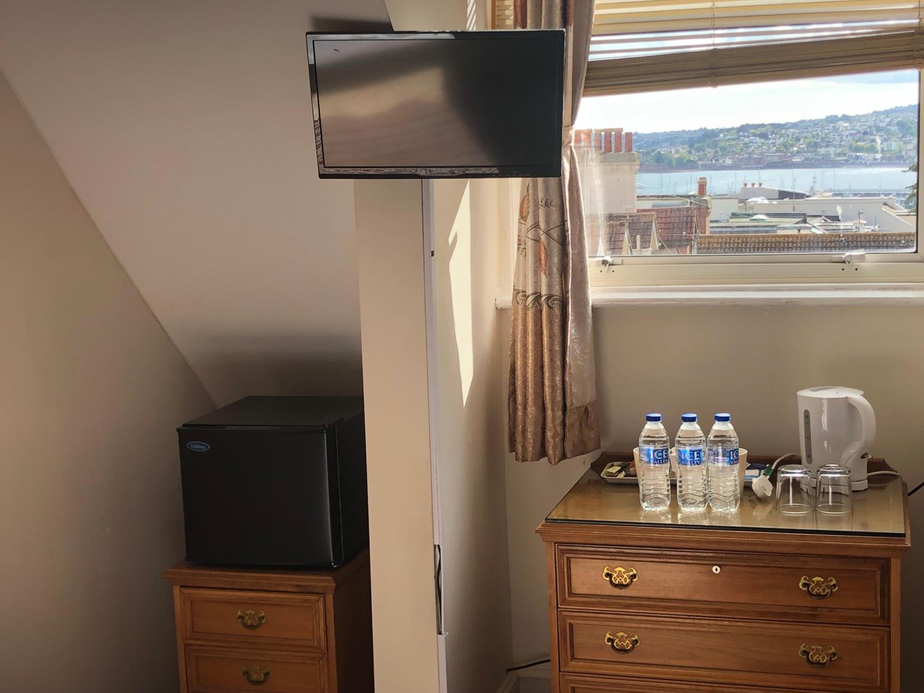 Double or Triple Room - Photo 5